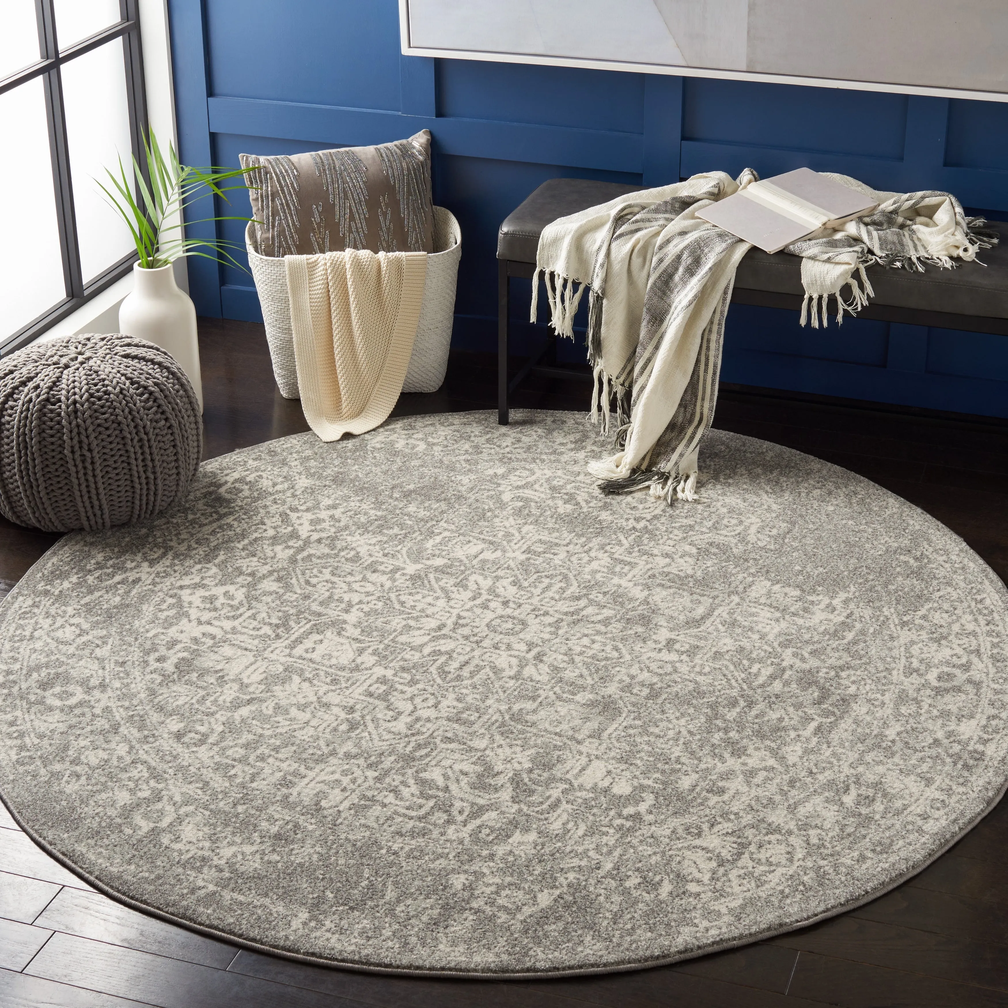 SAFAVIEH Evoke Pety Vintage Distressed Rug