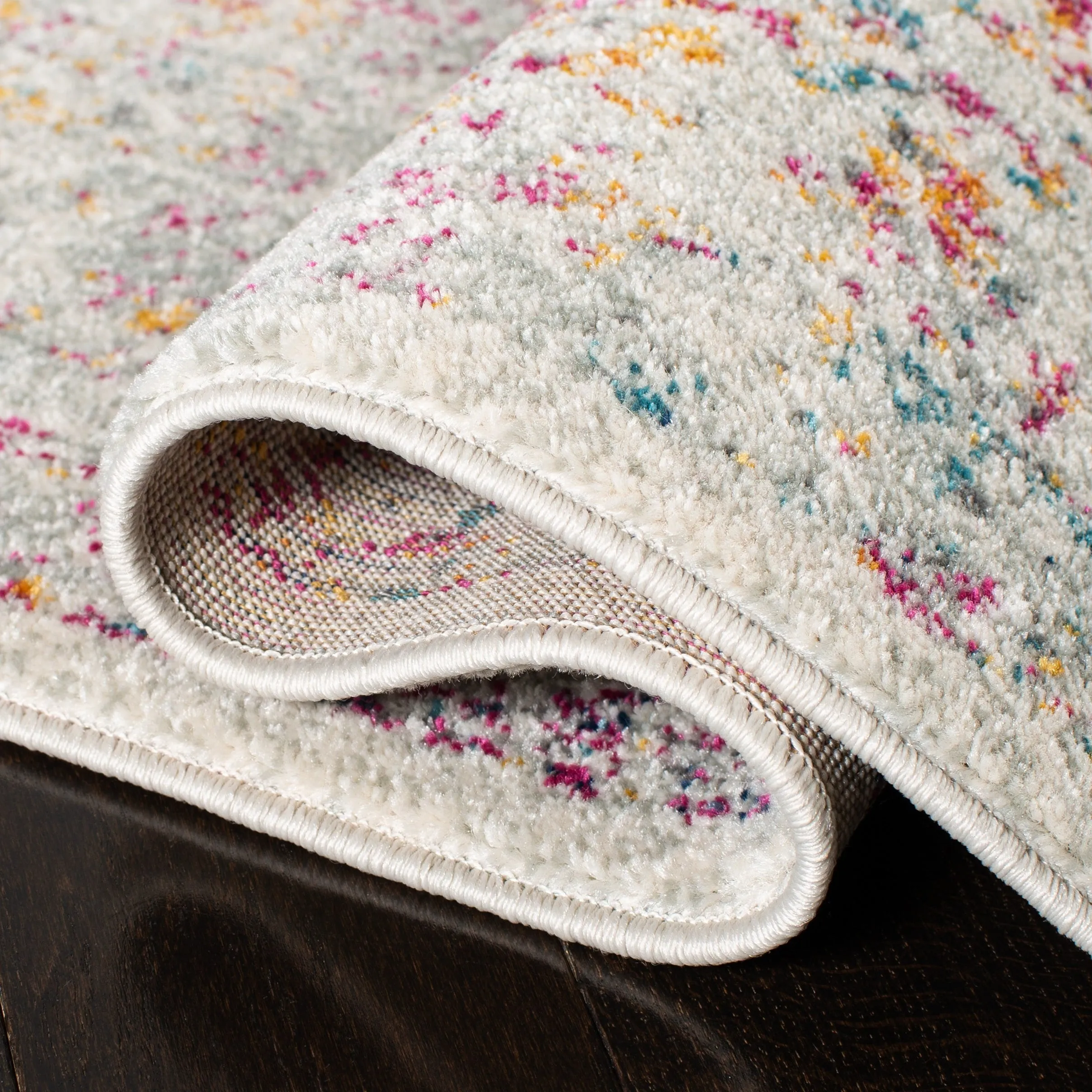 SAFAVIEH Evoke Pety Vintage Distressed Rug