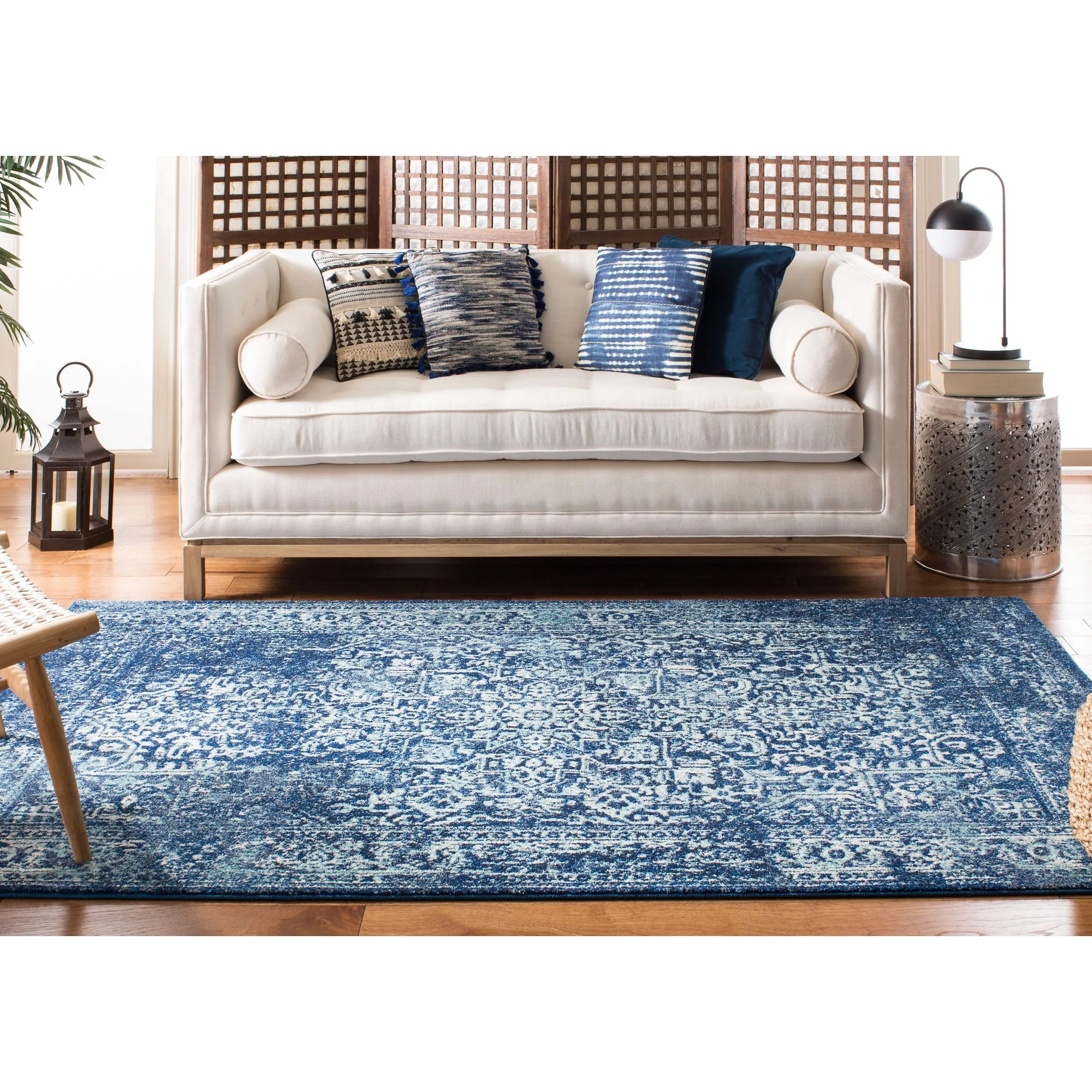 SAFAVIEH Evoke Pety Vintage Distressed Rug