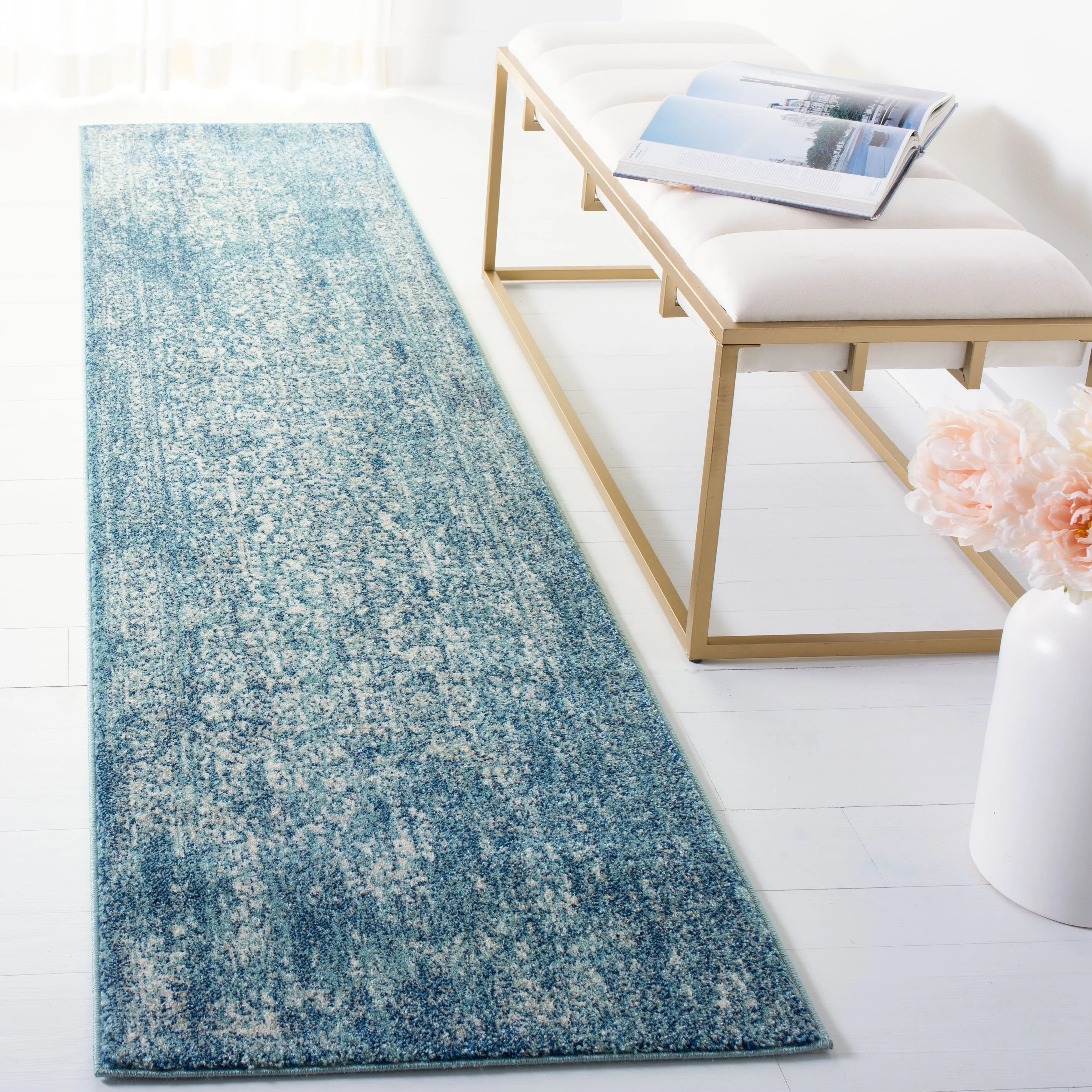SAFAVIEH Evoke Pety Vintage Distressed Rug