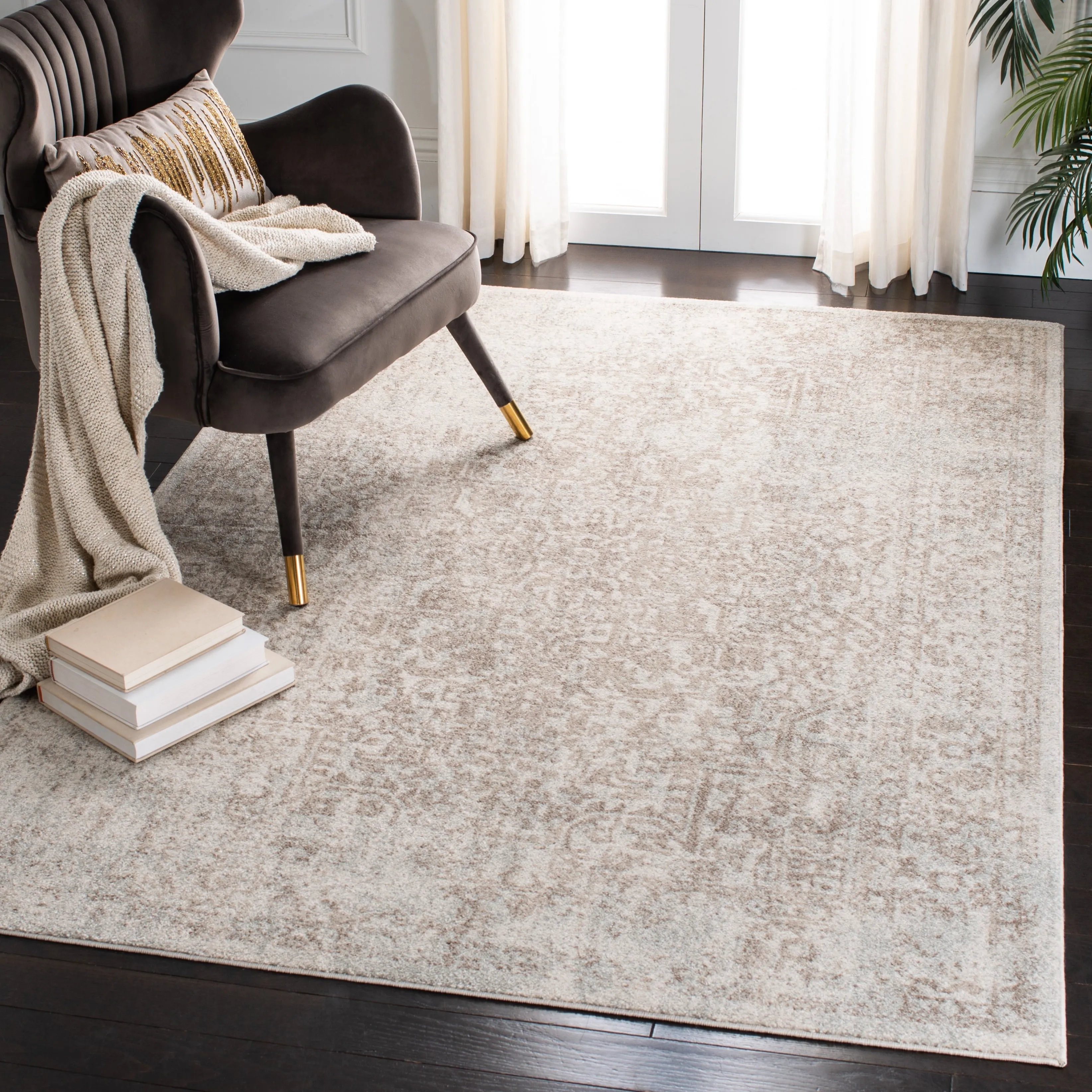 SAFAVIEH Evoke Pety Vintage Distressed Rug