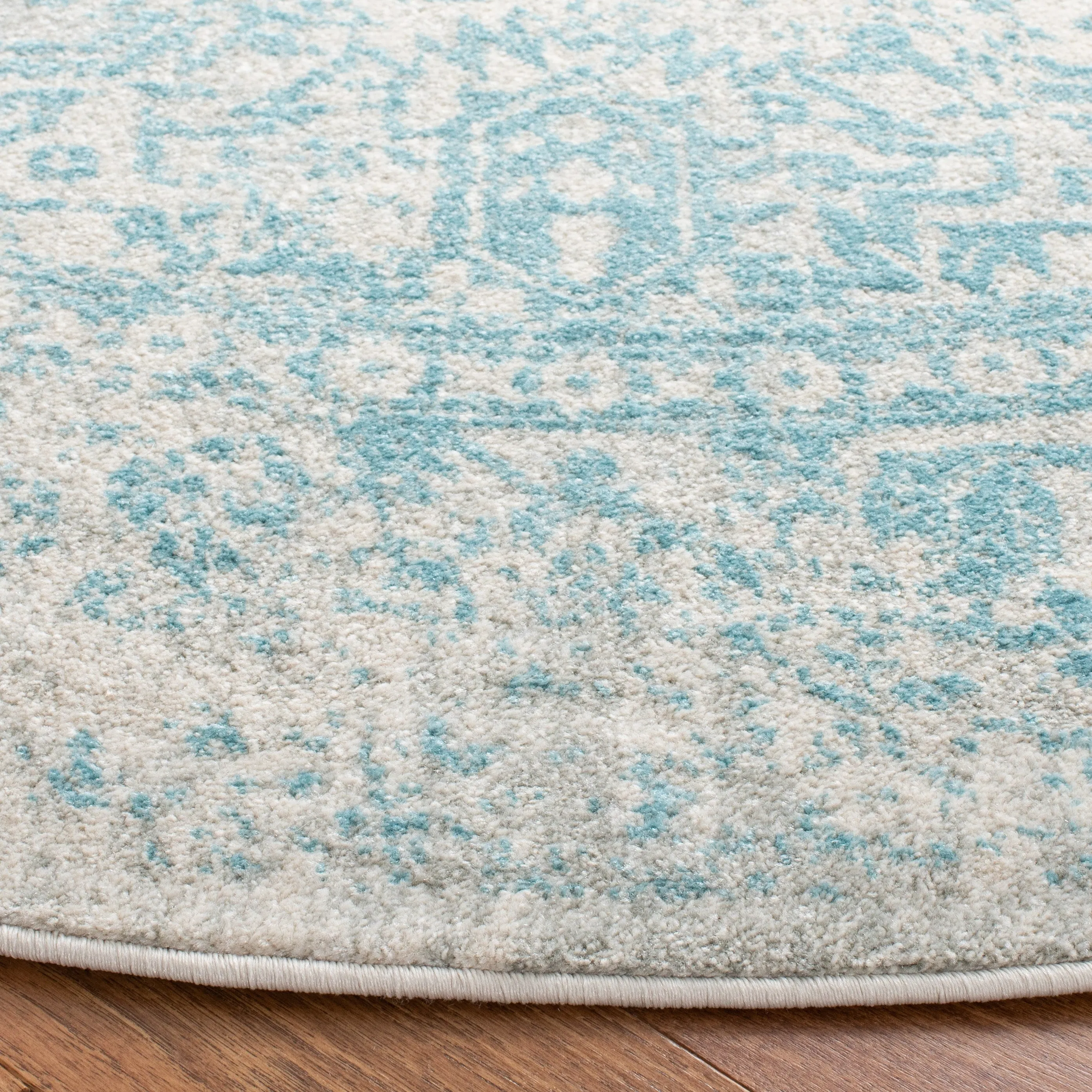 SAFAVIEH Evoke Pety Vintage Distressed Rug
