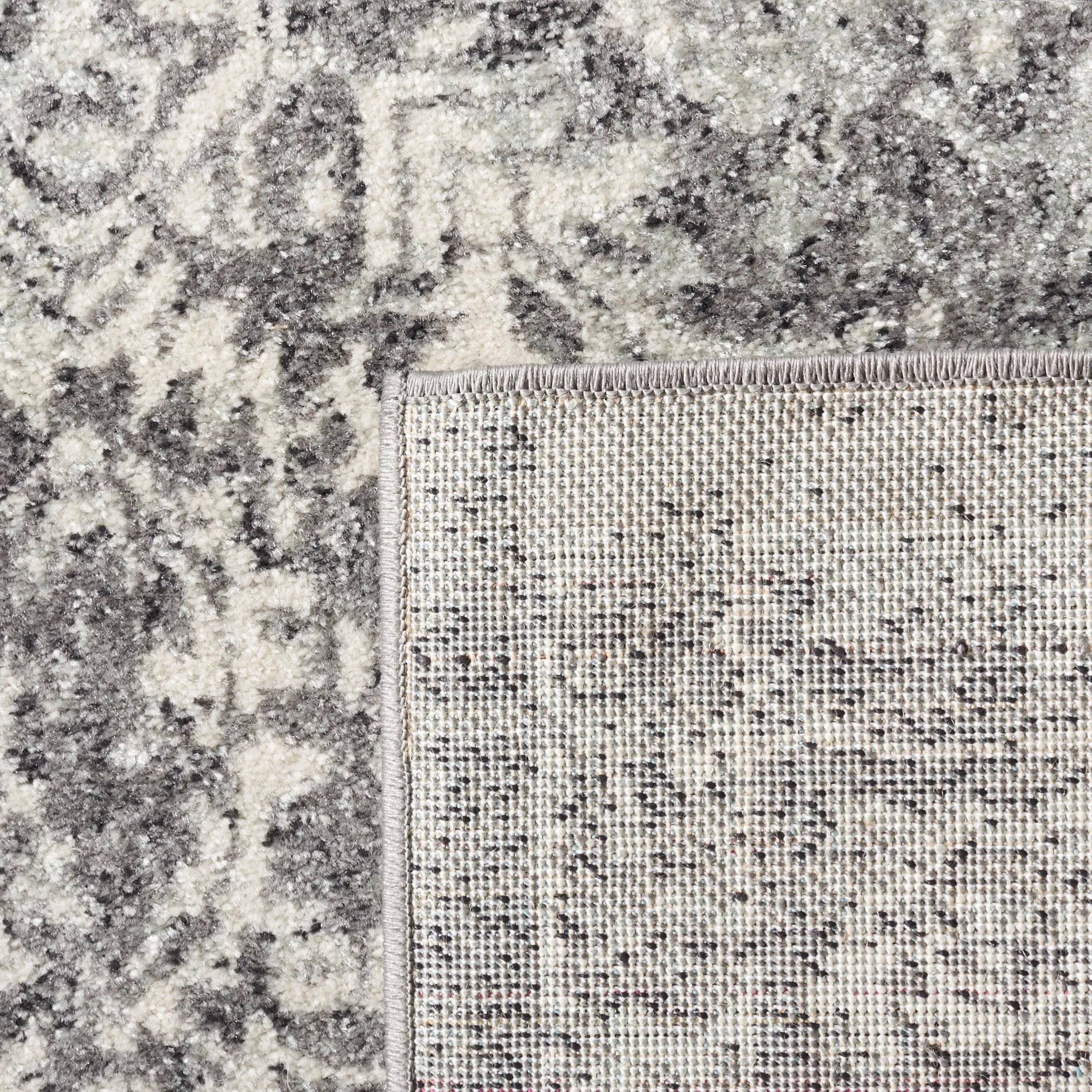 SAFAVIEH Evoke Pety Vintage Distressed Rug