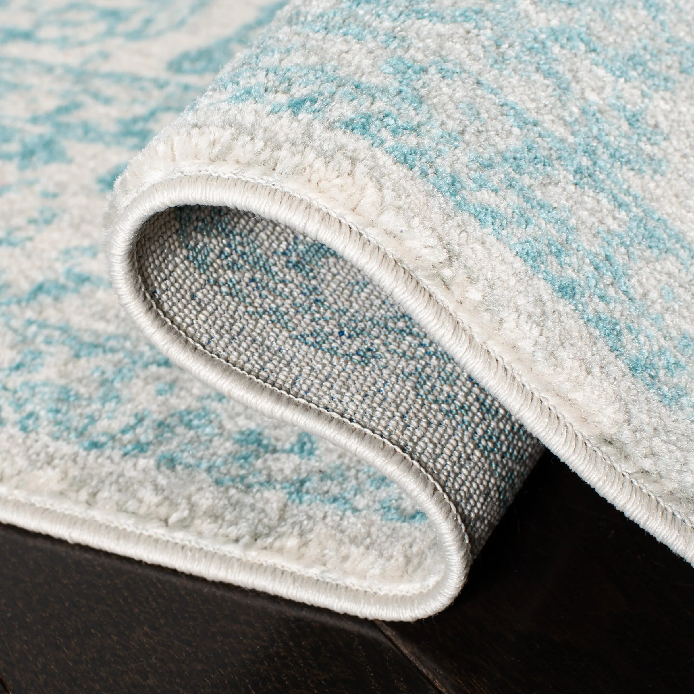 SAFAVIEH Evoke Pety Vintage Distressed Rug