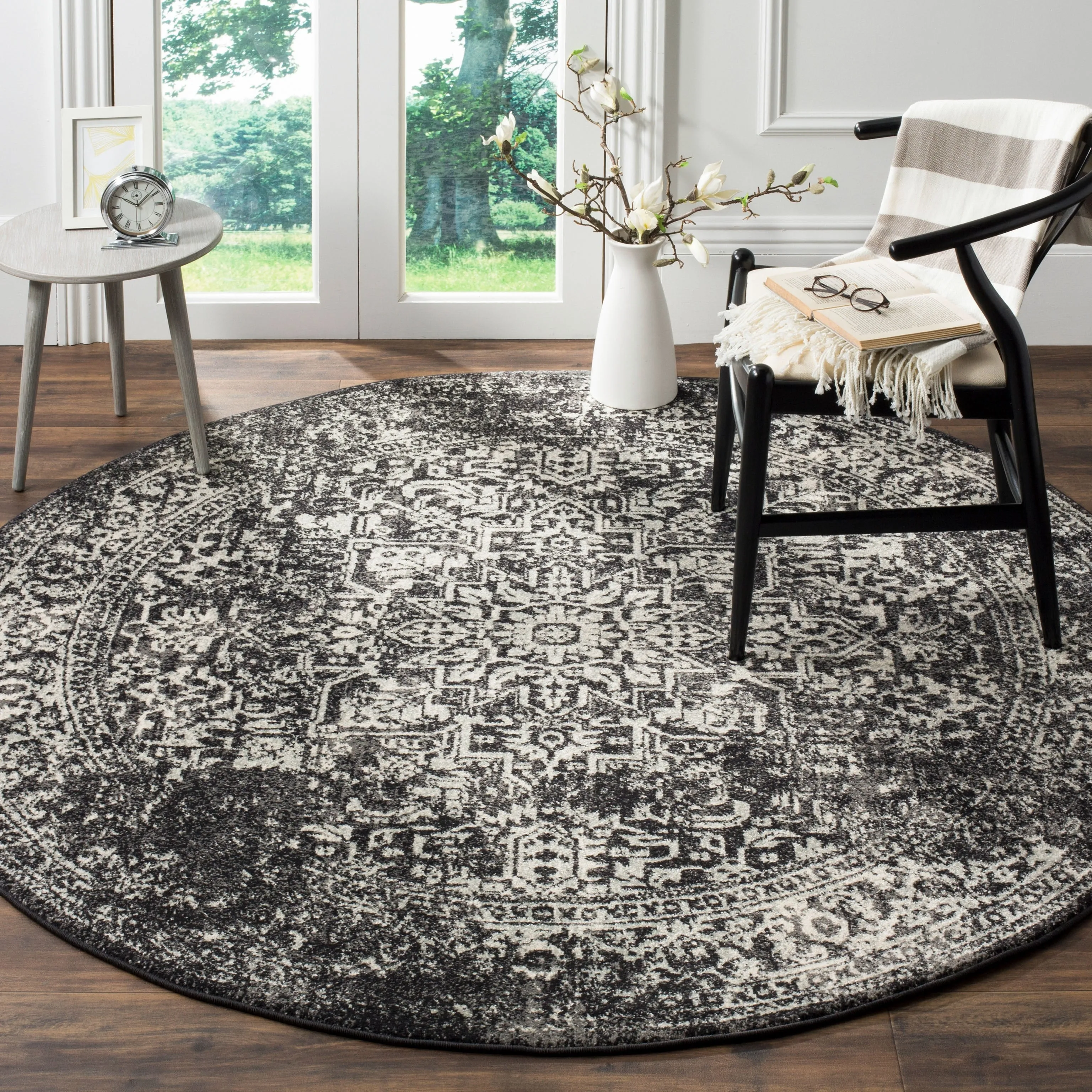 SAFAVIEH Evoke Pety Vintage Distressed Rug