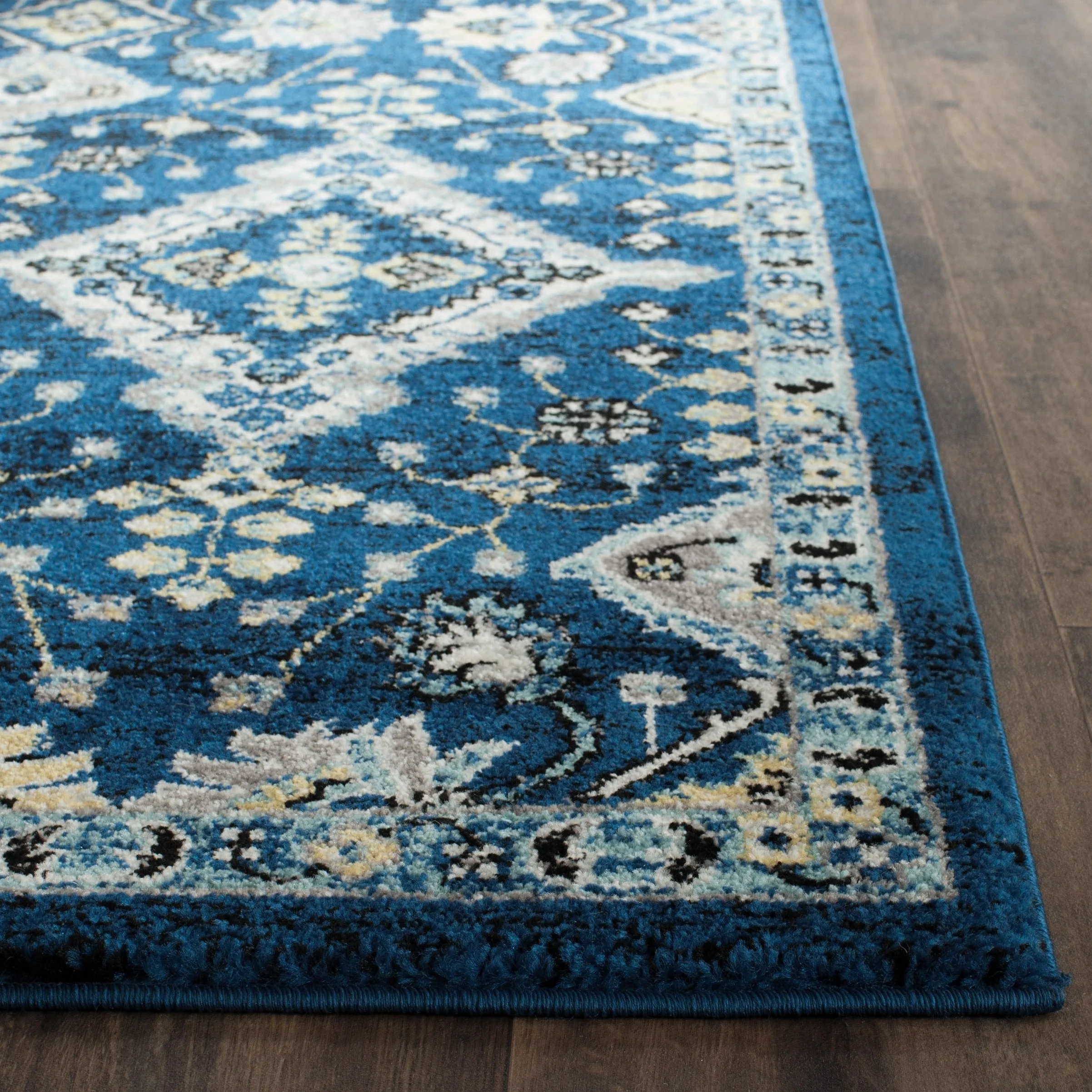 SAFAVIEH Evoke Tila Vintage Boho Shabby Chic Rug