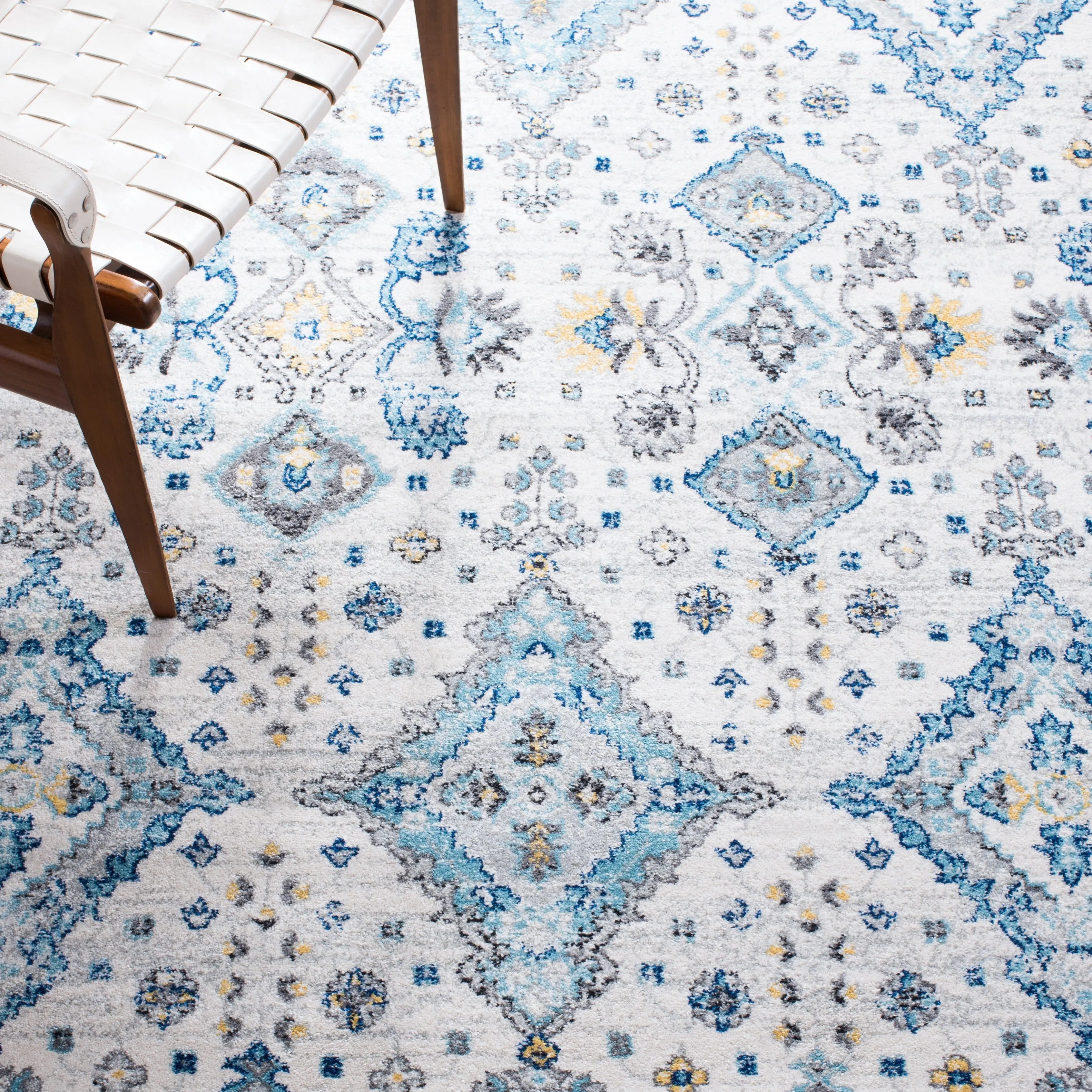 SAFAVIEH Evoke Tila Vintage Boho Shabby Chic Rug