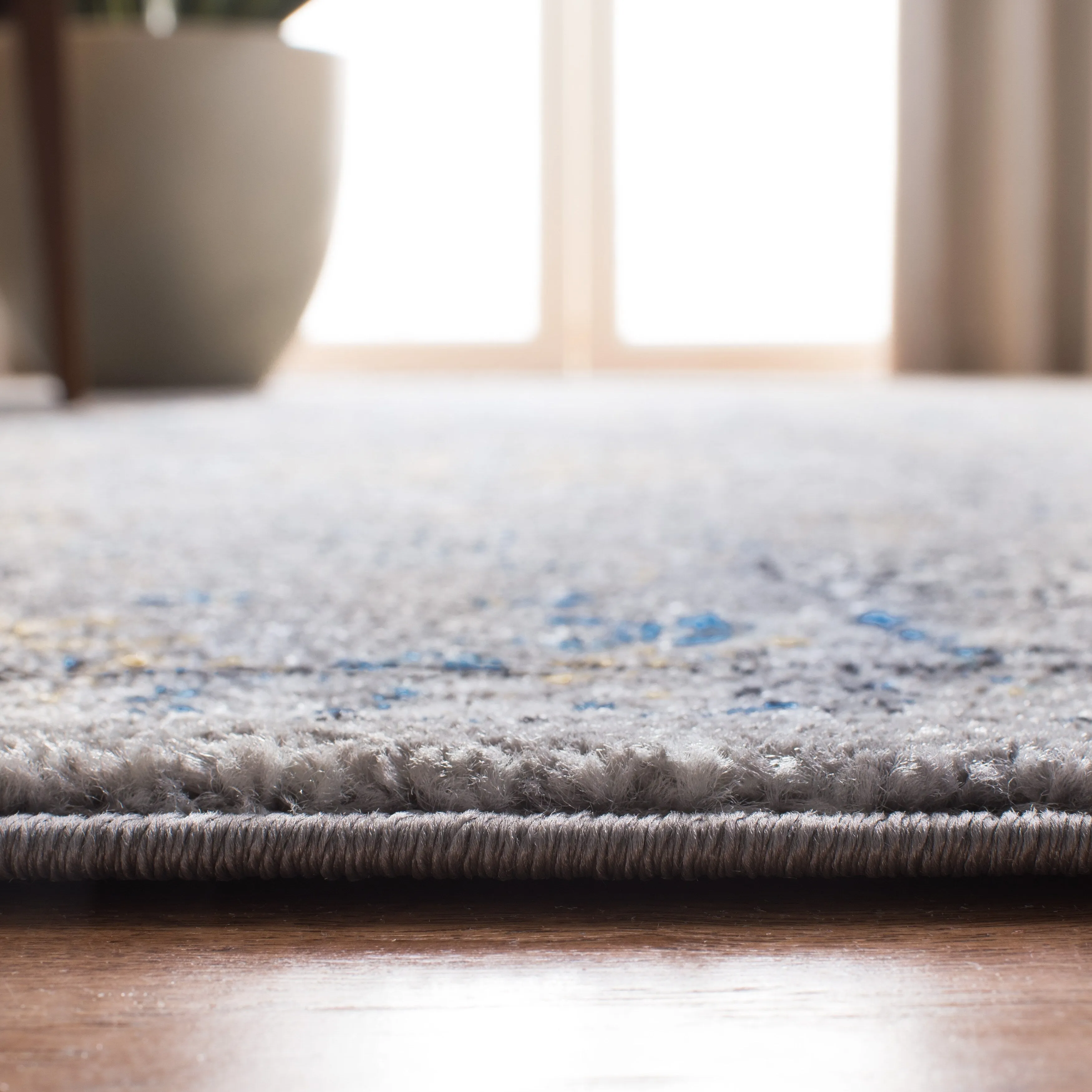 SAFAVIEH Evoke Tila Vintage Boho Shabby Chic Rug