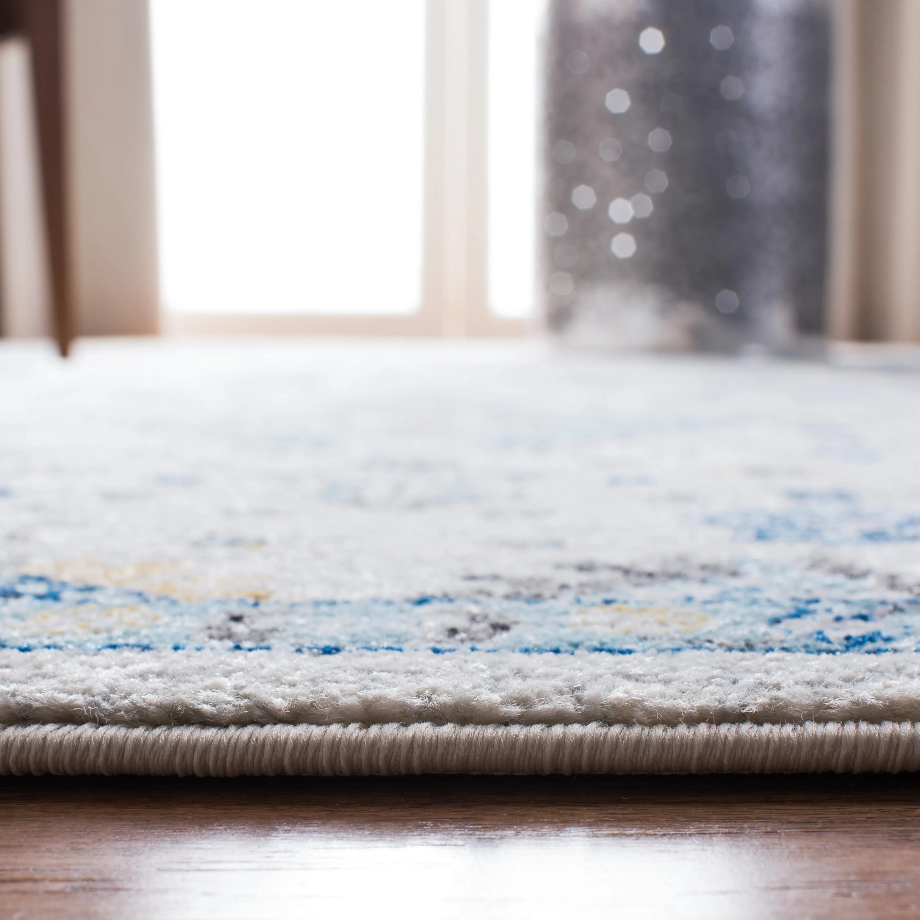 SAFAVIEH Evoke Tila Vintage Boho Shabby Chic Rug