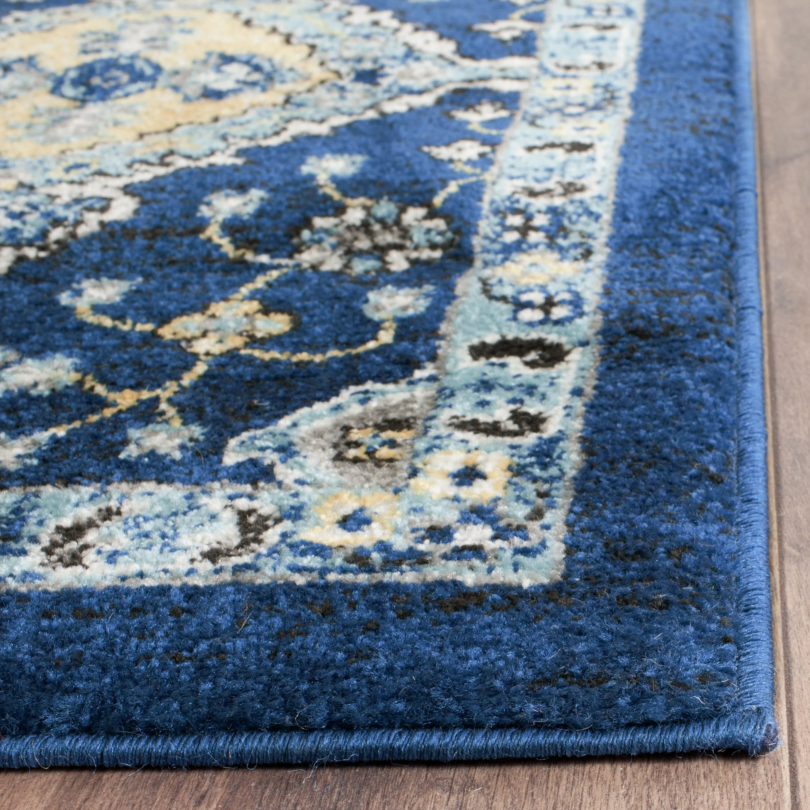 SAFAVIEH Evoke Tila Vintage Boho Shabby Chic Rug