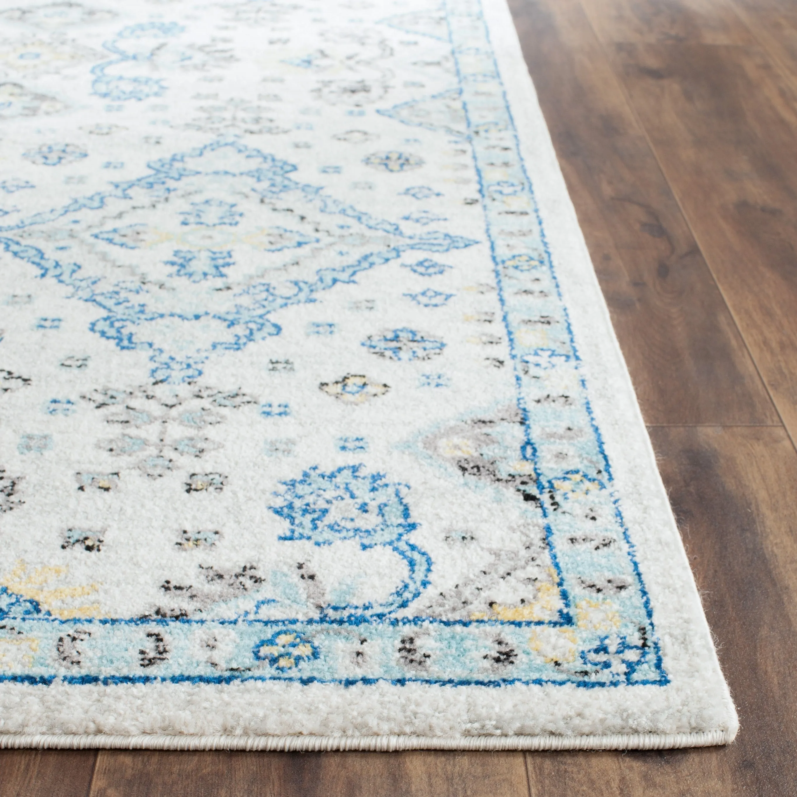 SAFAVIEH Evoke Tila Vintage Boho Shabby Chic Rug