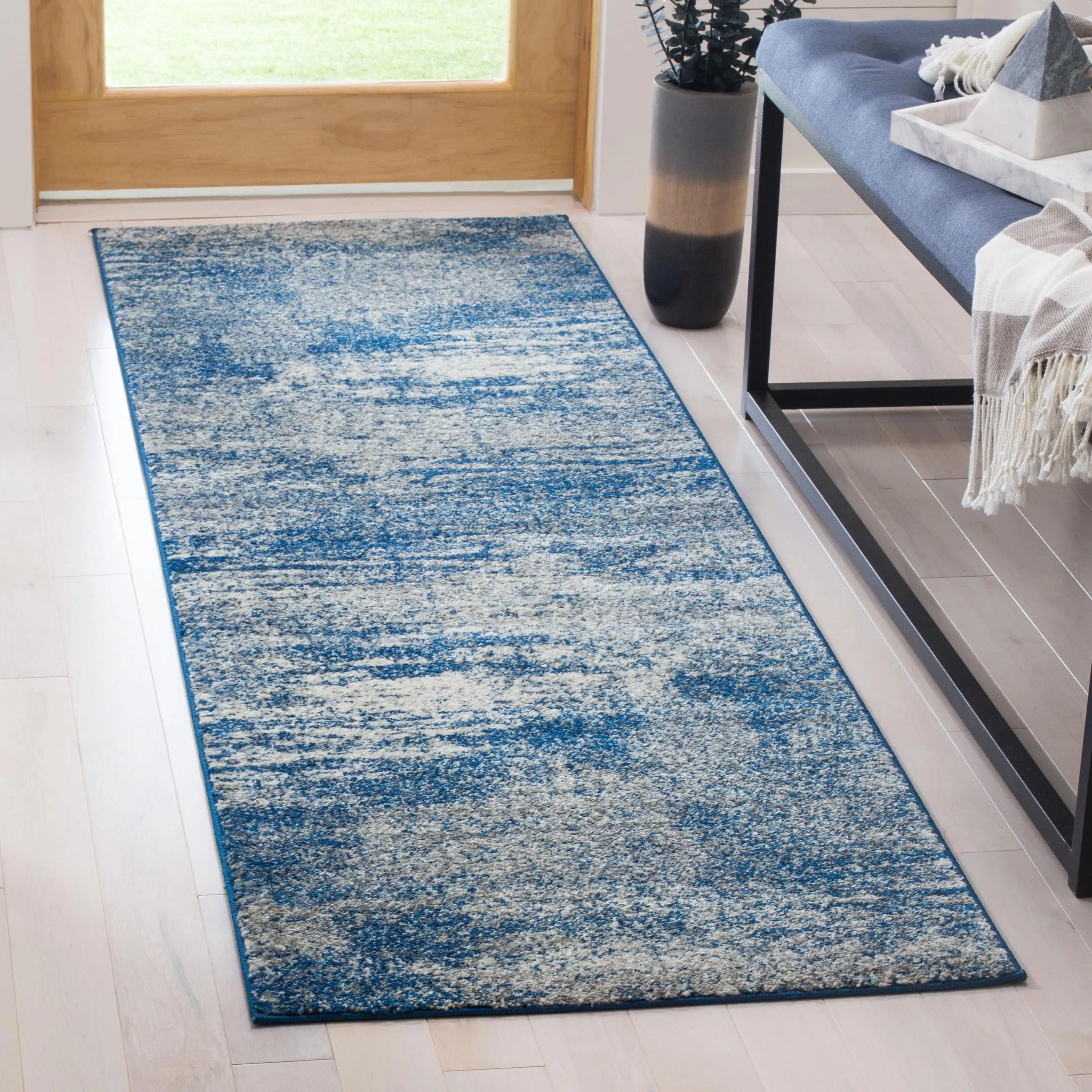 SAFAVIEH. Evoke Yukako Modern Abstract Distressed Rug
