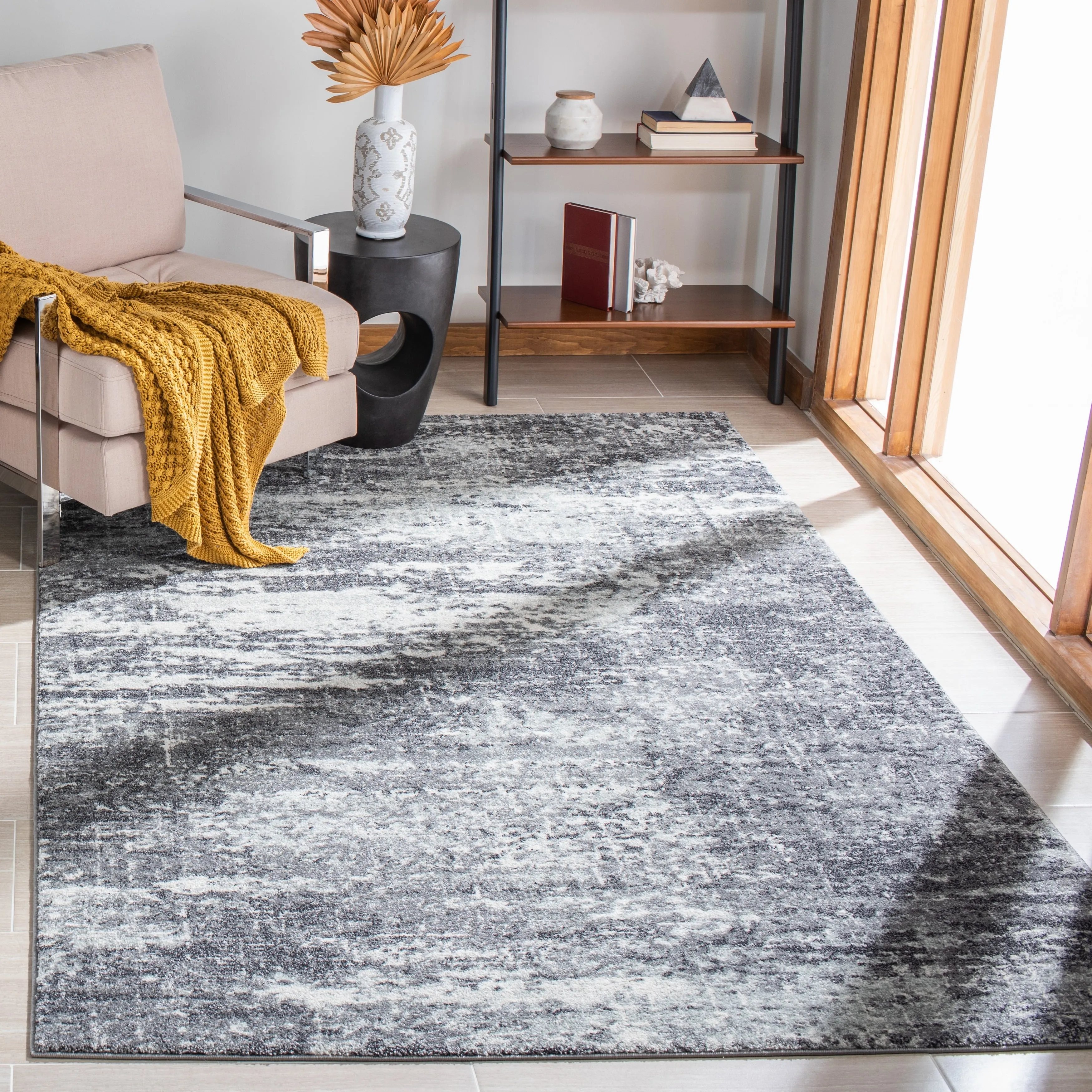 SAFAVIEH. Evoke Yukako Modern Abstract Distressed Rug