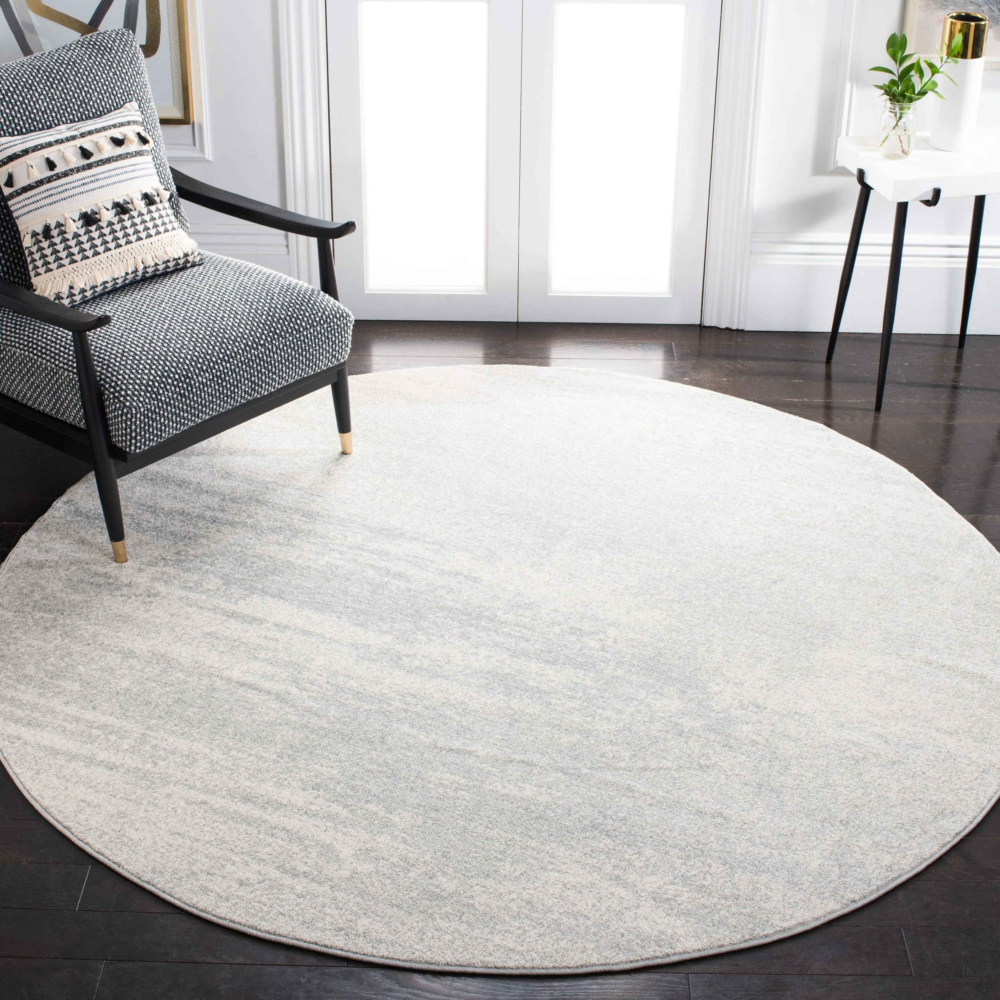 SAFAVIEH. Evoke Yukako Modern Abstract Distressed Rug