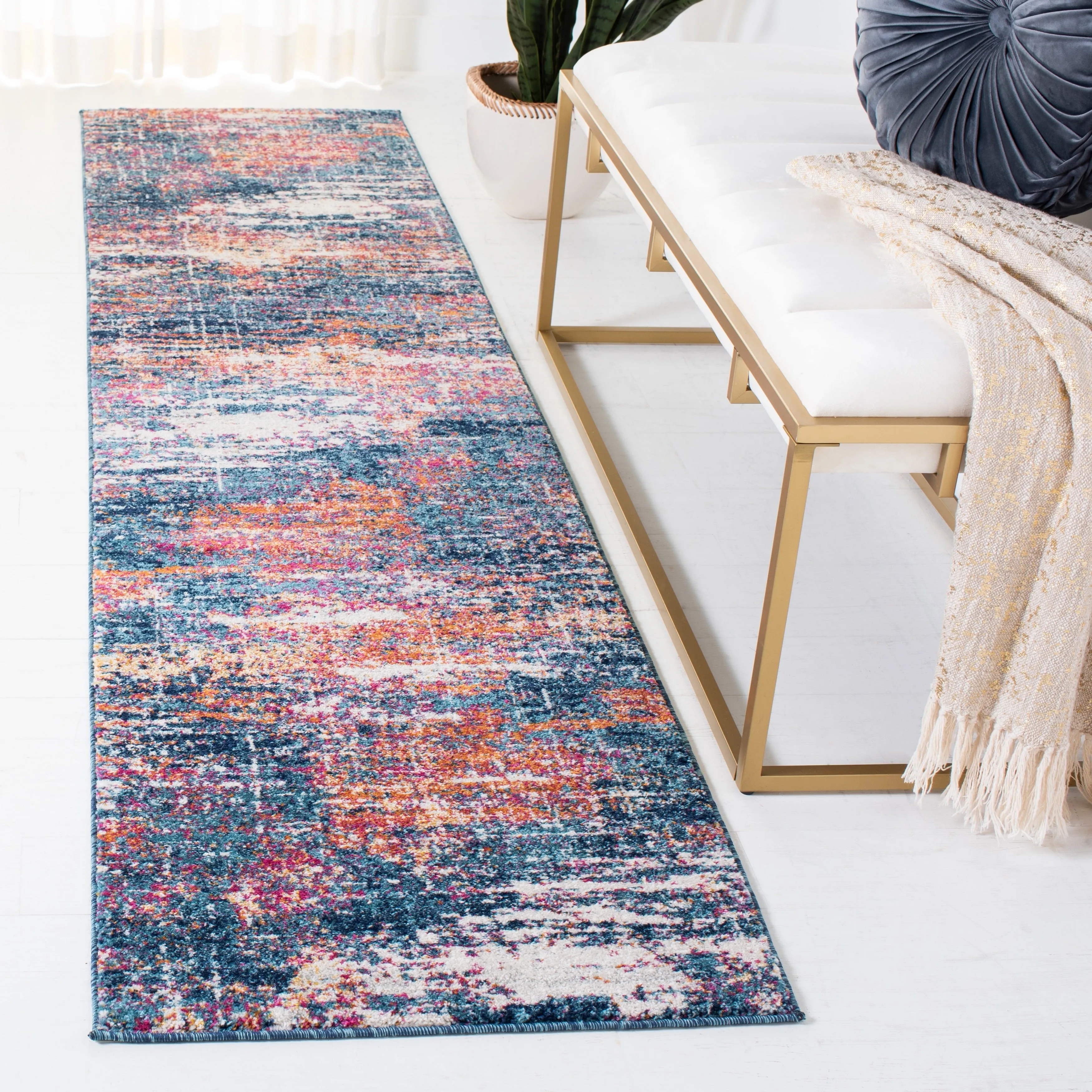SAFAVIEH. Evoke Yukako Modern Abstract Distressed Rug