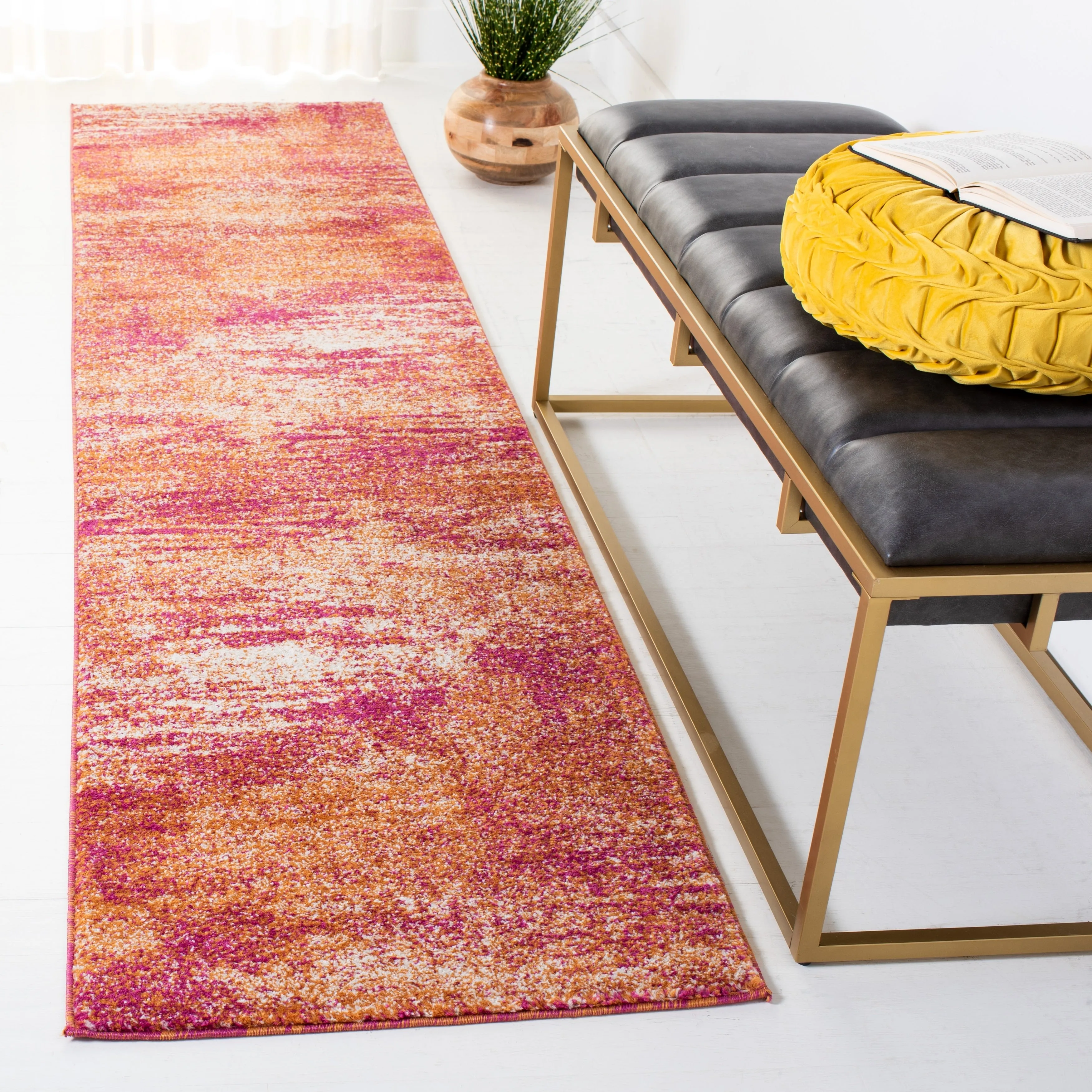 SAFAVIEH. Evoke Yukako Modern Abstract Distressed Rug