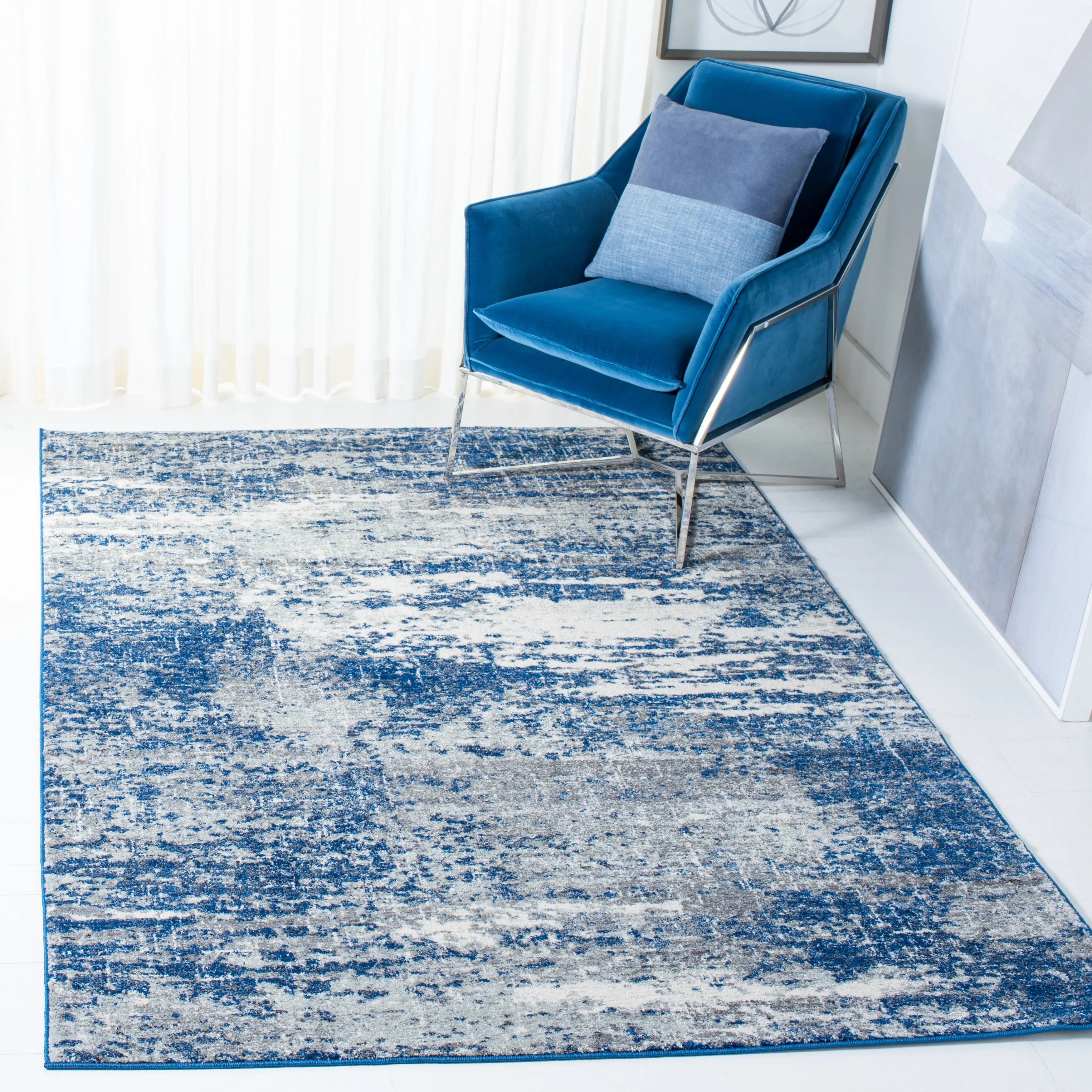 SAFAVIEH. Evoke Yukako Modern Abstract Distressed Rug