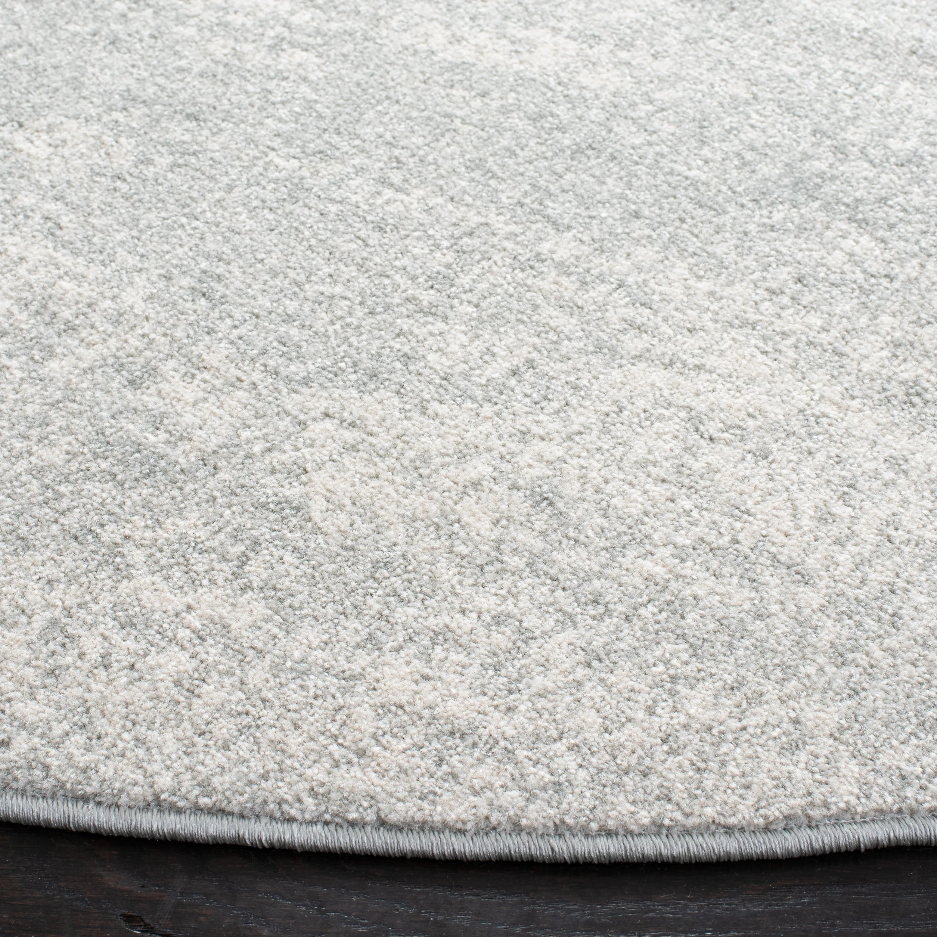 SAFAVIEH. Evoke Yukako Modern Abstract Distressed Rug