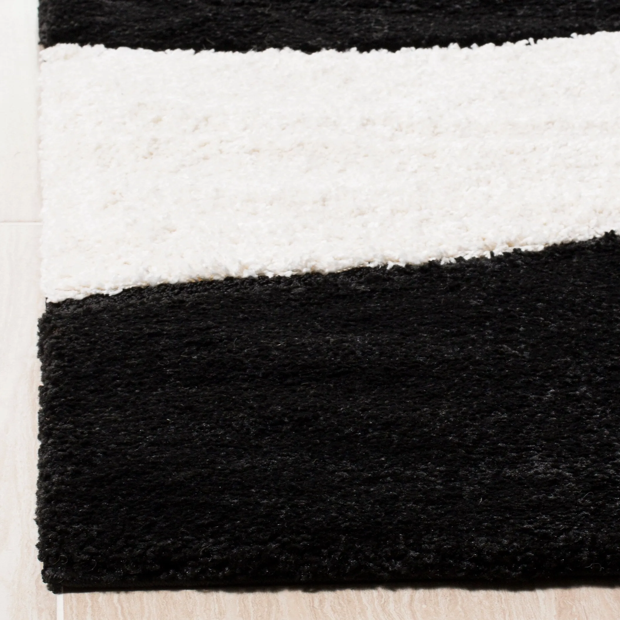 SAFAVIEH Florida Shag Rositha Abstract 1.2-inch Thick Rug