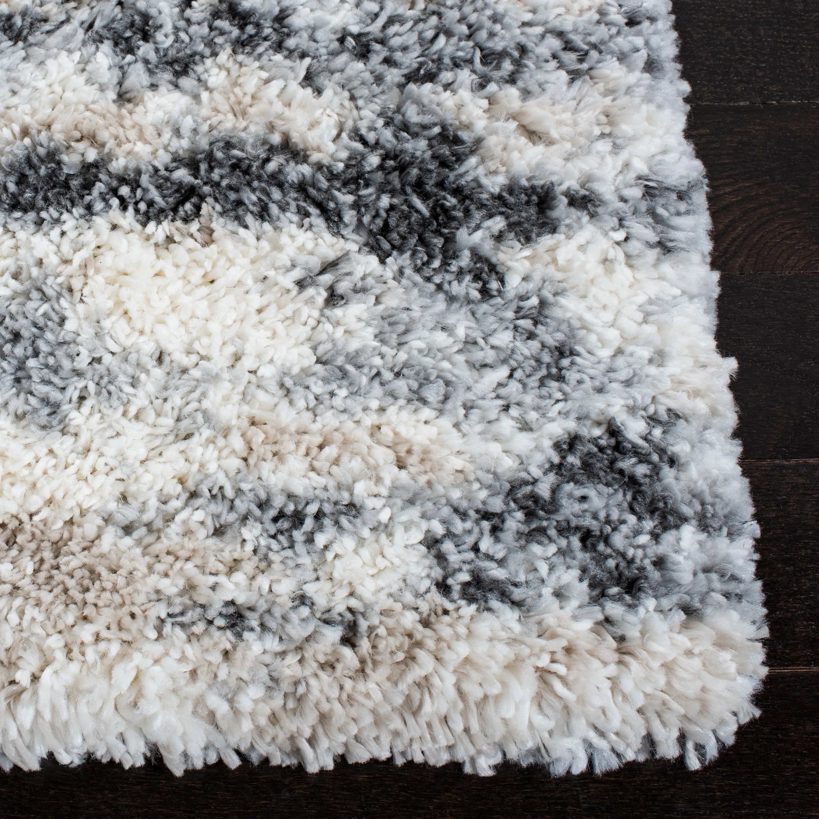 SAFAVIEH Fontana Shag Angeliene Modern Abstract 2-inch Thick Rug