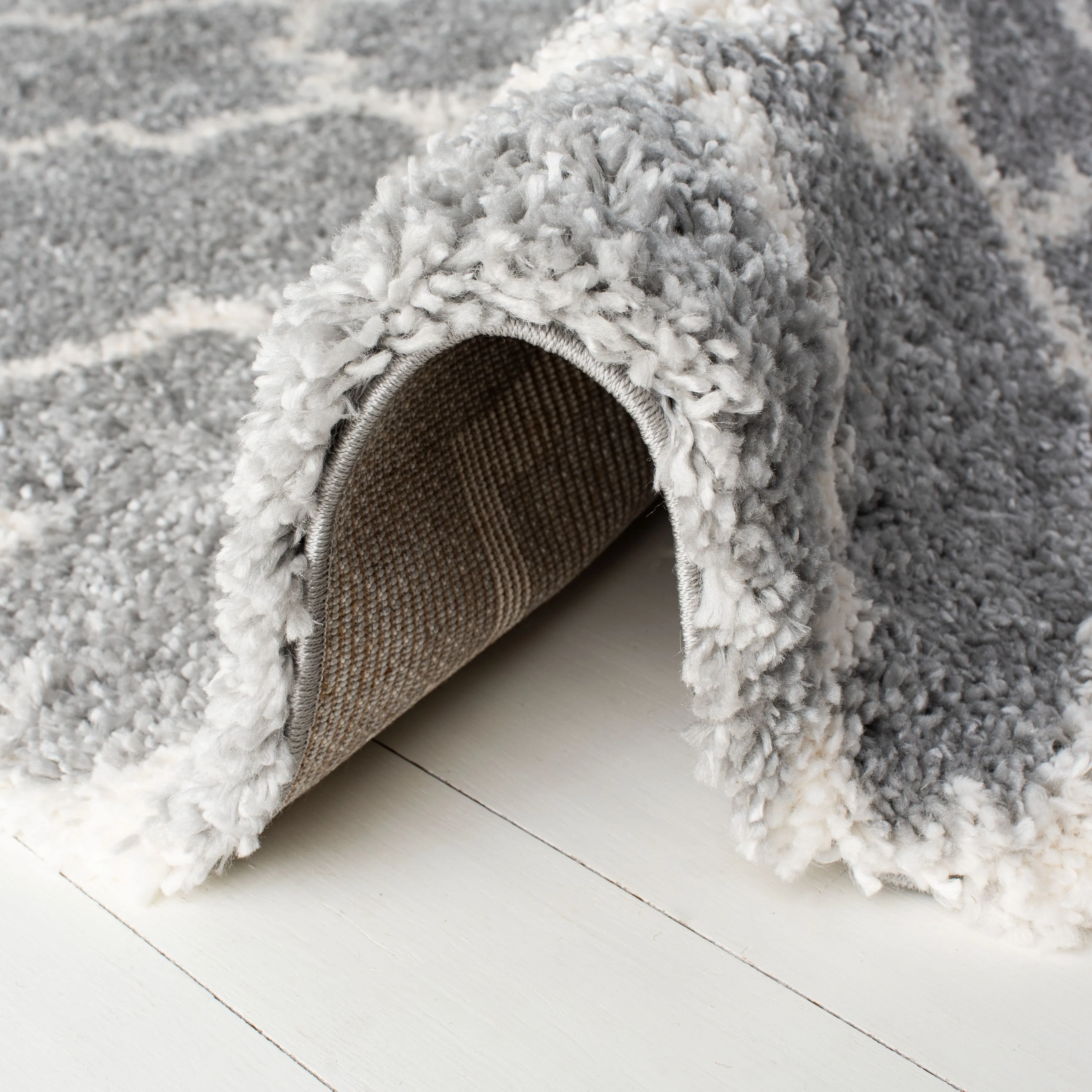 SAFAVIEH Fontana Shag Evor Trellis 2-inch Thick Rug