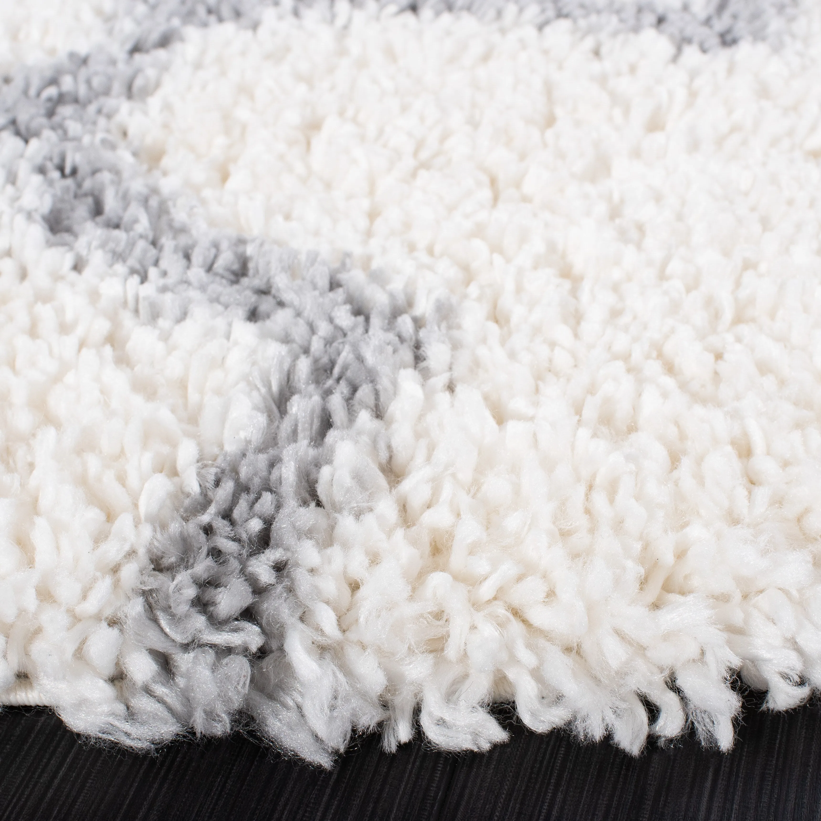 SAFAVIEH Fontana Shag Evor Trellis 2-inch Thick Rug