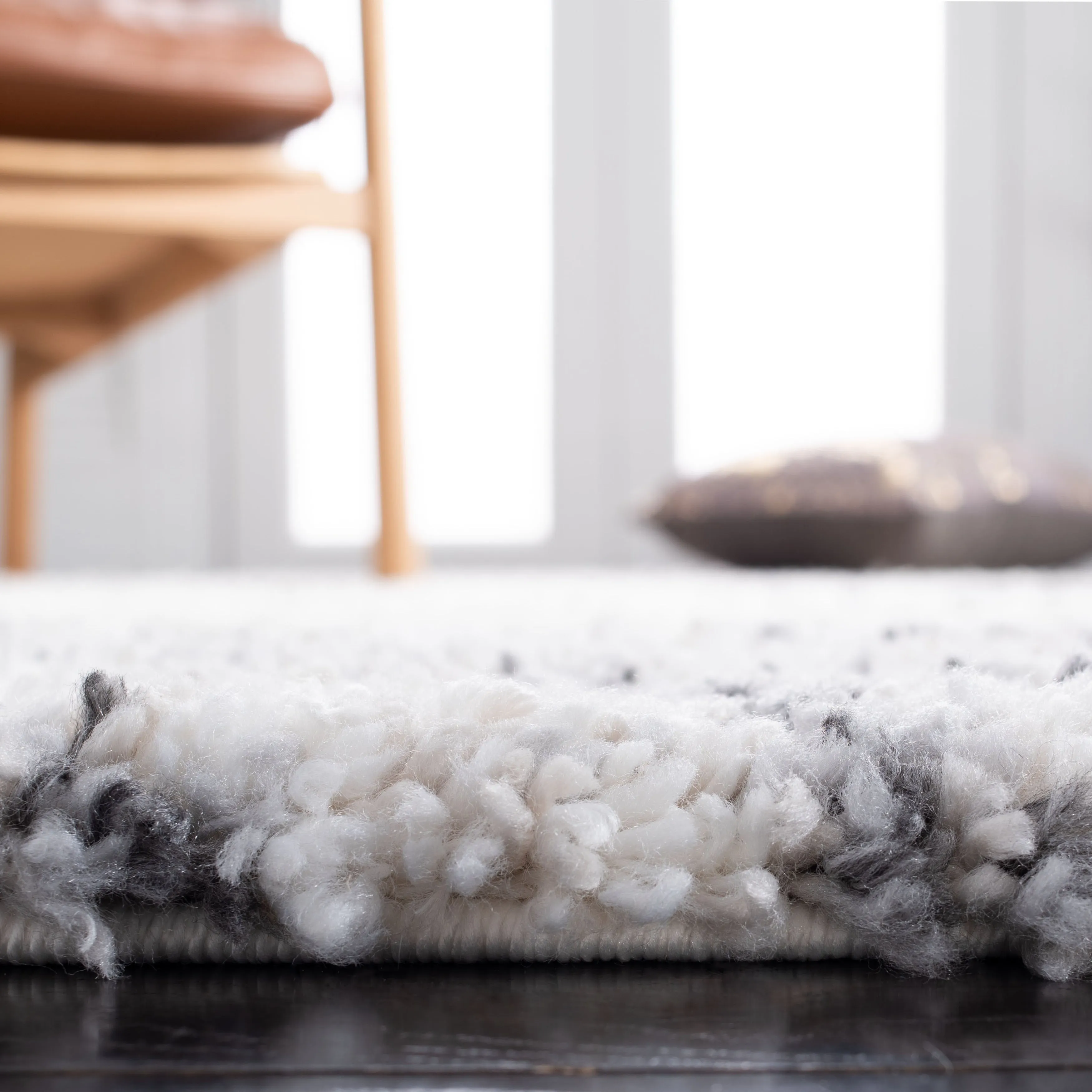 SAFAVIEH. Fontana Shag Zviya Modern Abstract 2-inch Thick Rug