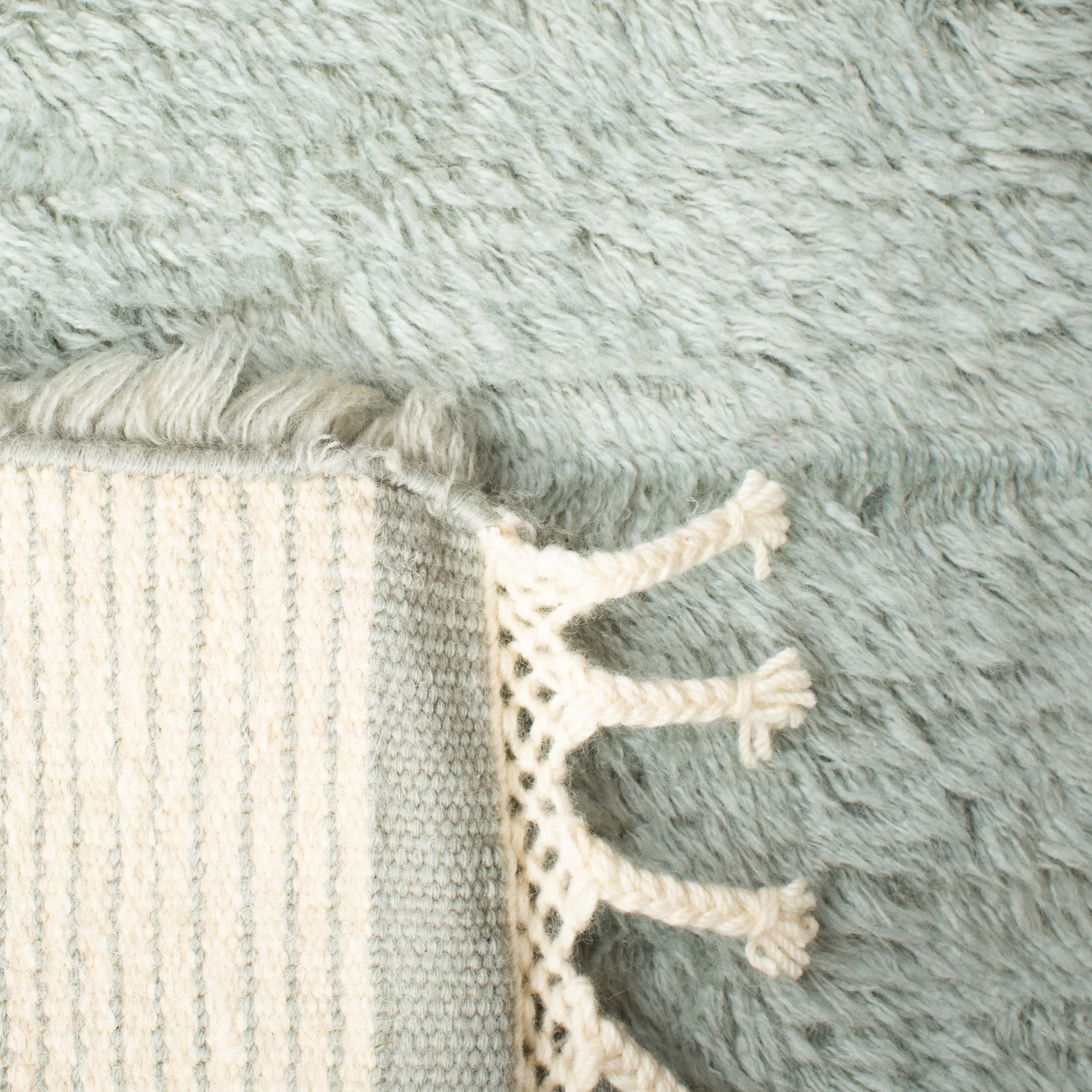 SAFAVIEH Hand-knotted Casablanca Shag Seva Tribal Wool Rug