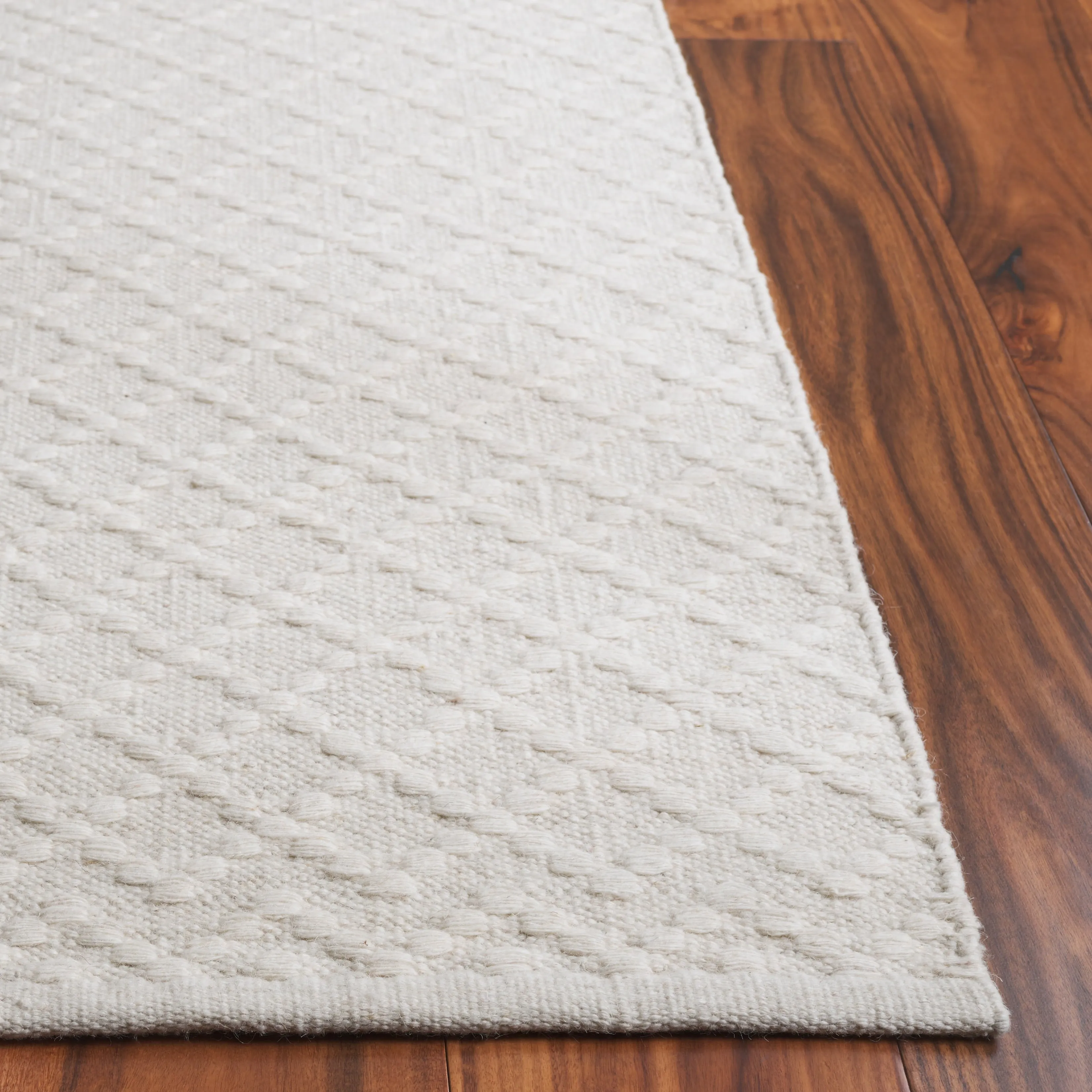 SAFAVIEH Hand-Woven Vermont Dedra Transitional Wool Rug