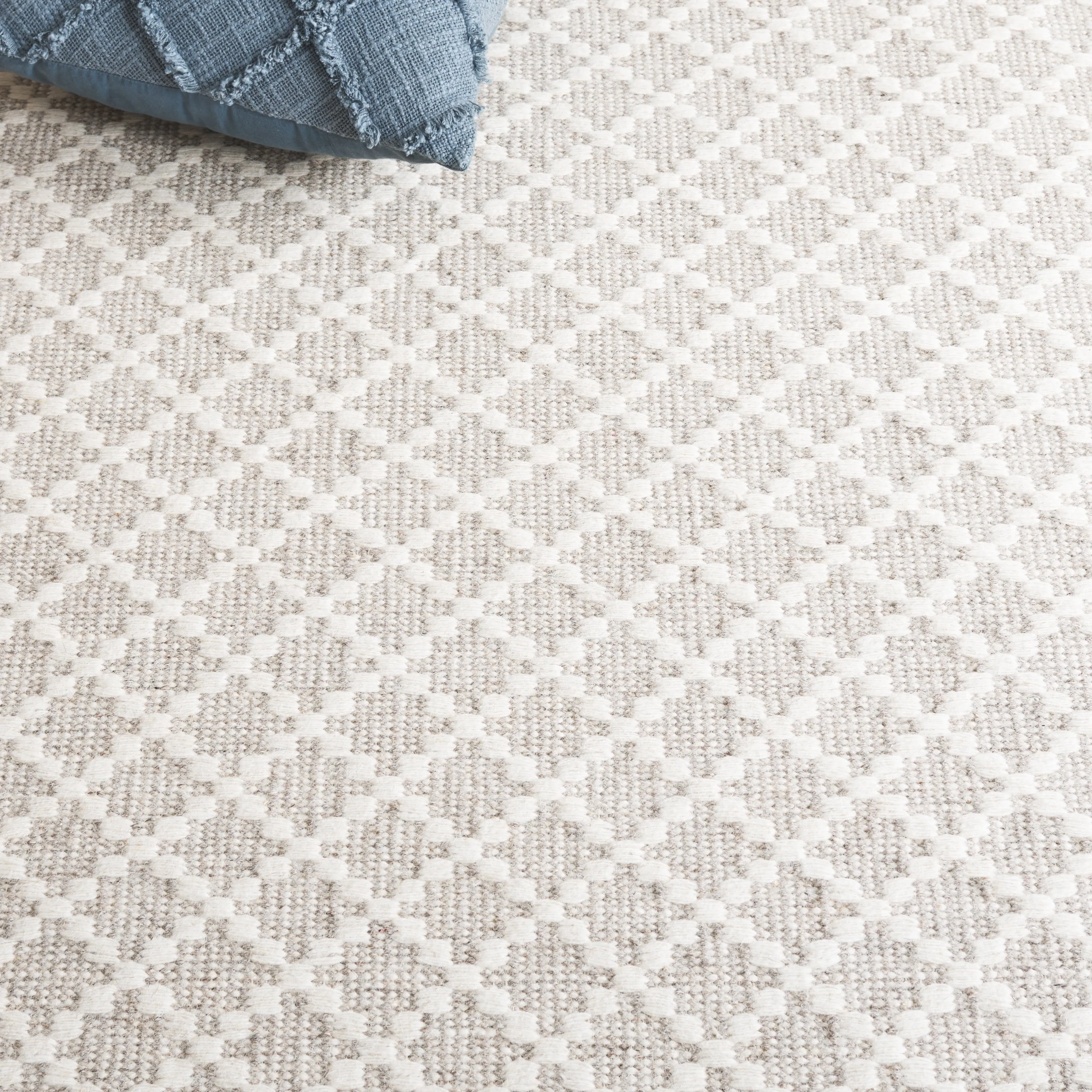 SAFAVIEH Hand-Woven Vermont Dedra Transitional Wool Rug