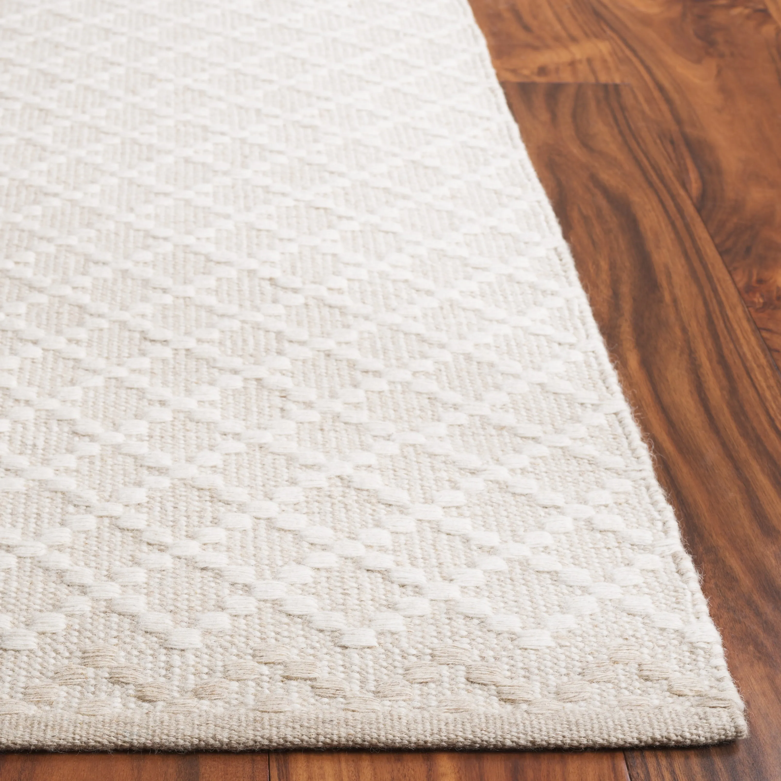 SAFAVIEH Hand-Woven Vermont Dedra Transitional Wool Rug