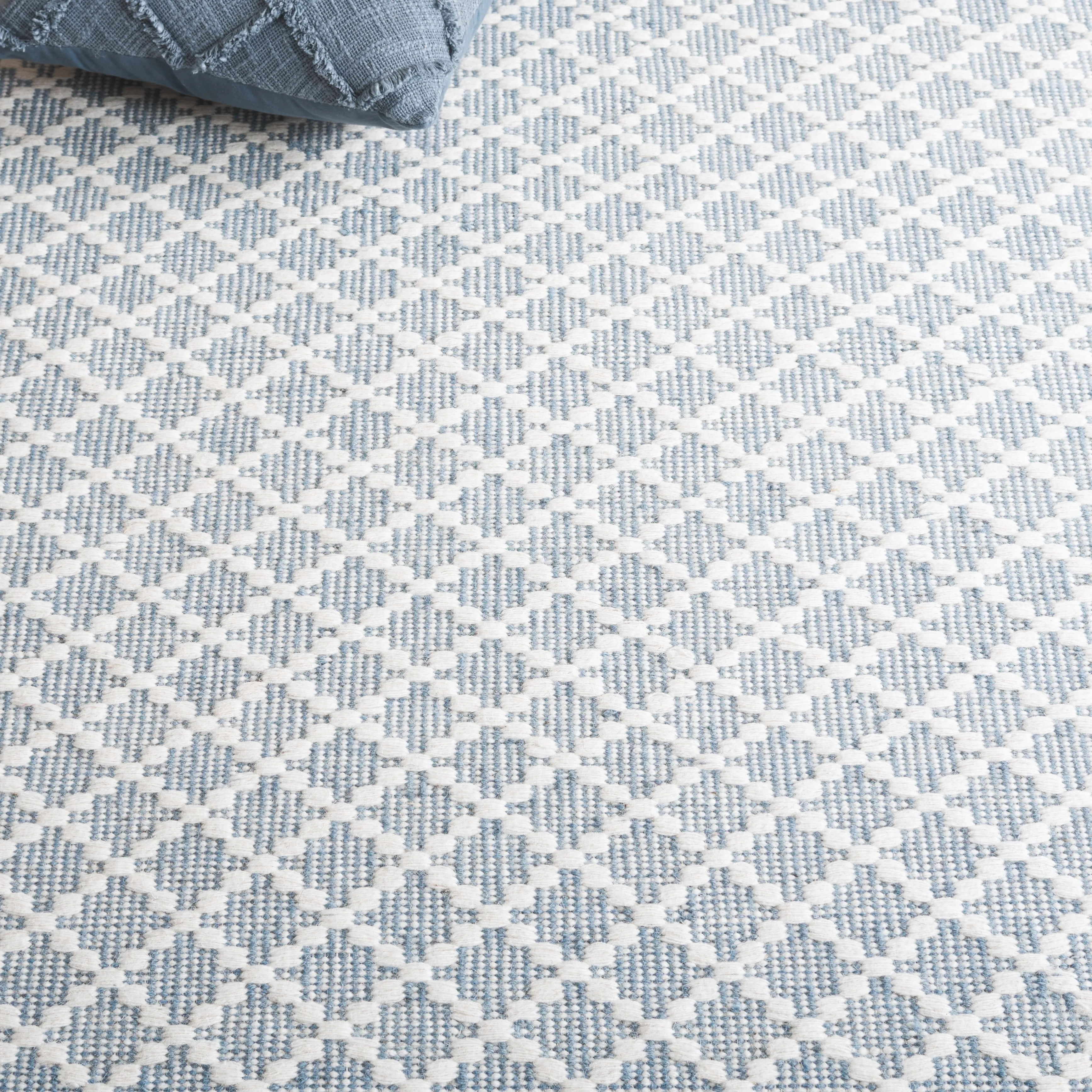 SAFAVIEH Hand-Woven Vermont Dedra Transitional Wool Rug