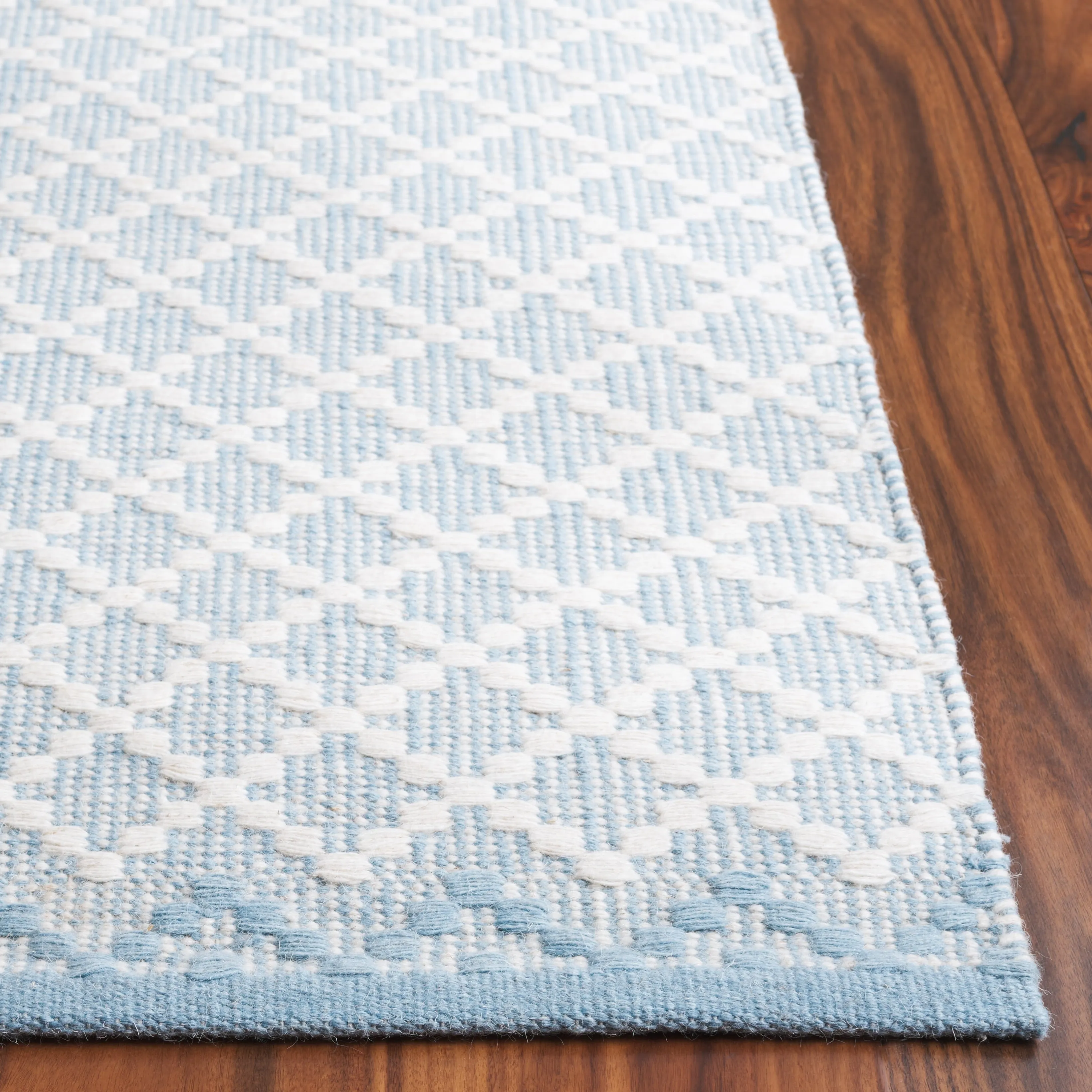 SAFAVIEH Hand-Woven Vermont Dedra Transitional Wool Rug