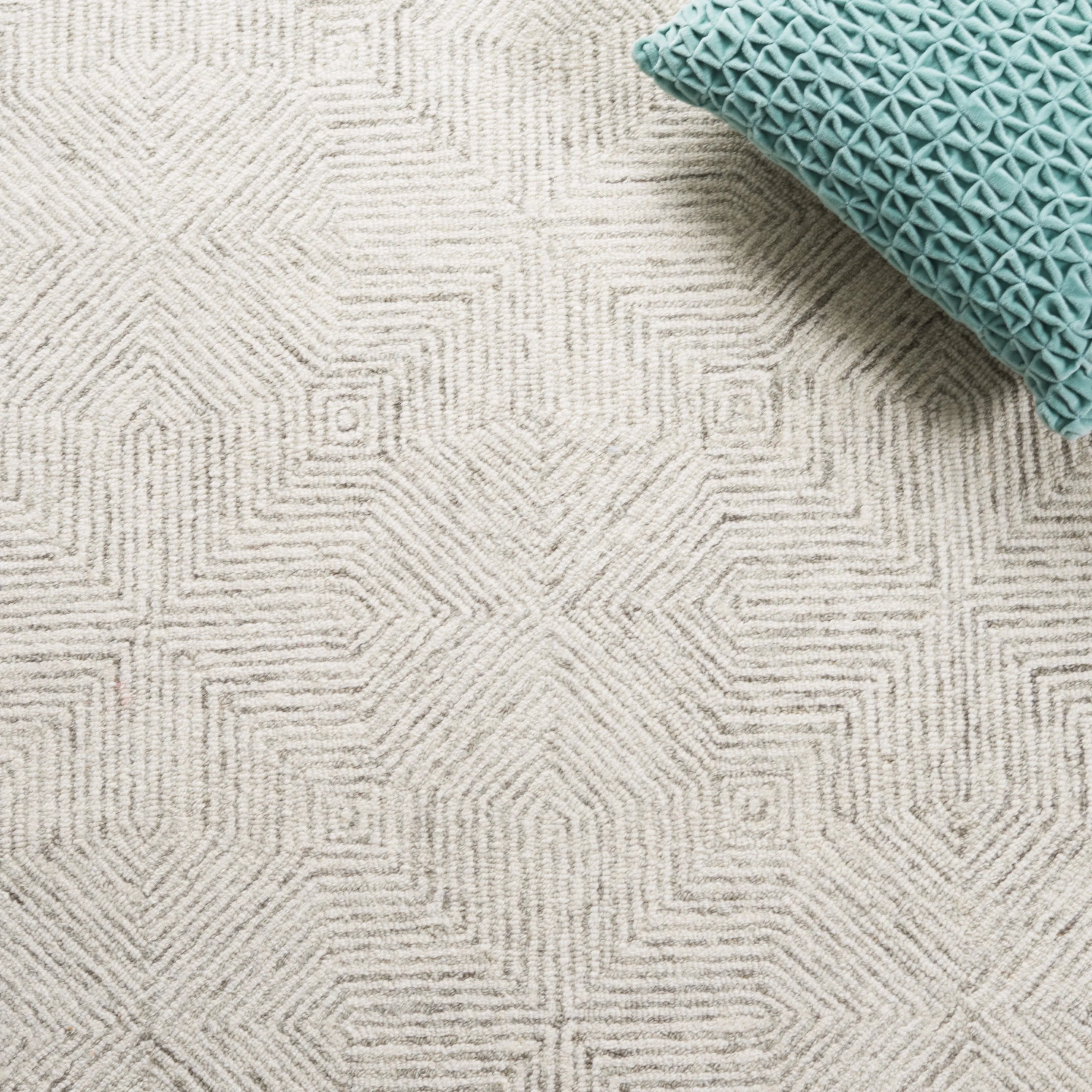 SAFAVIEH Handmade Abstract Auli Modern Wool Rug