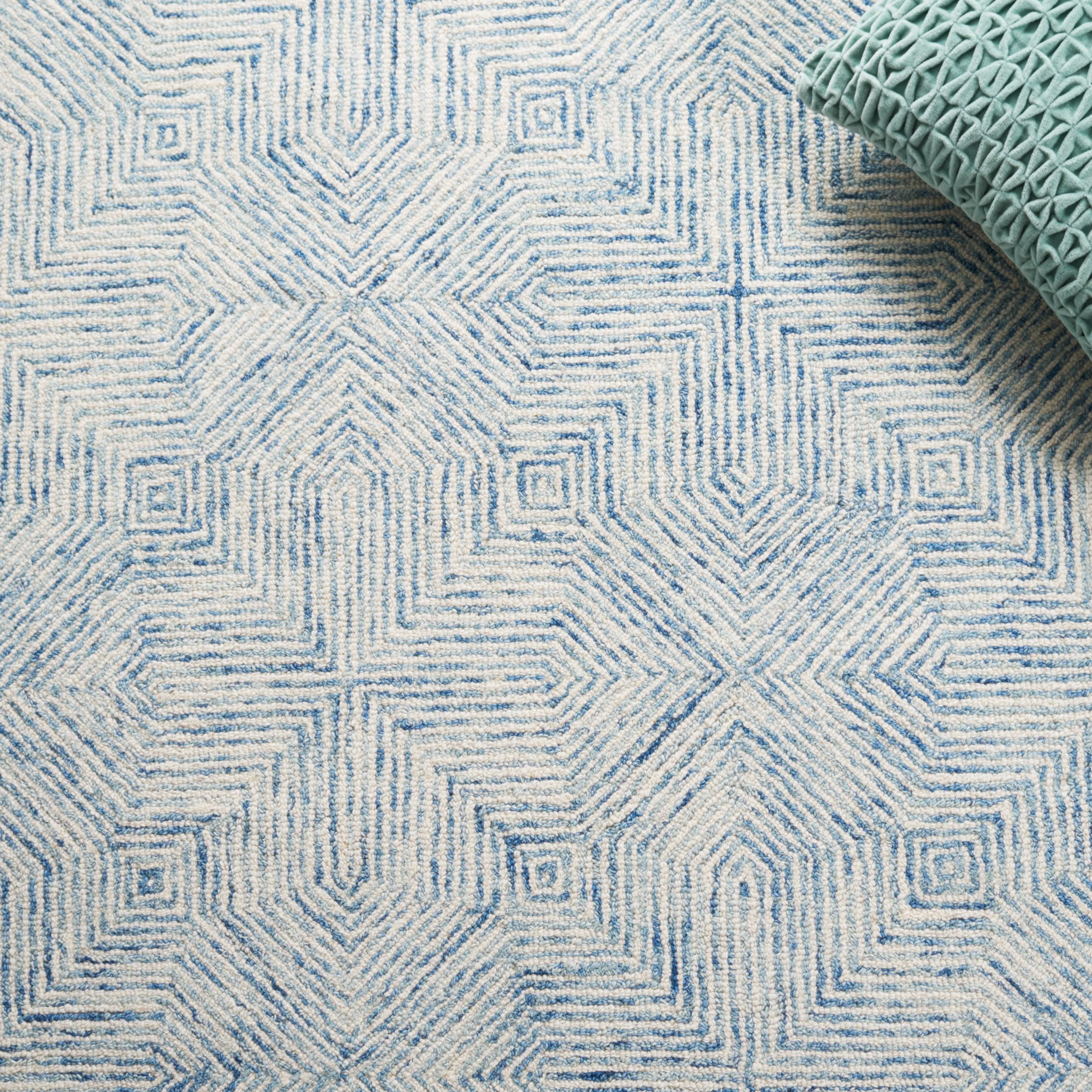 SAFAVIEH Handmade Abstract Auli Modern Wool Rug