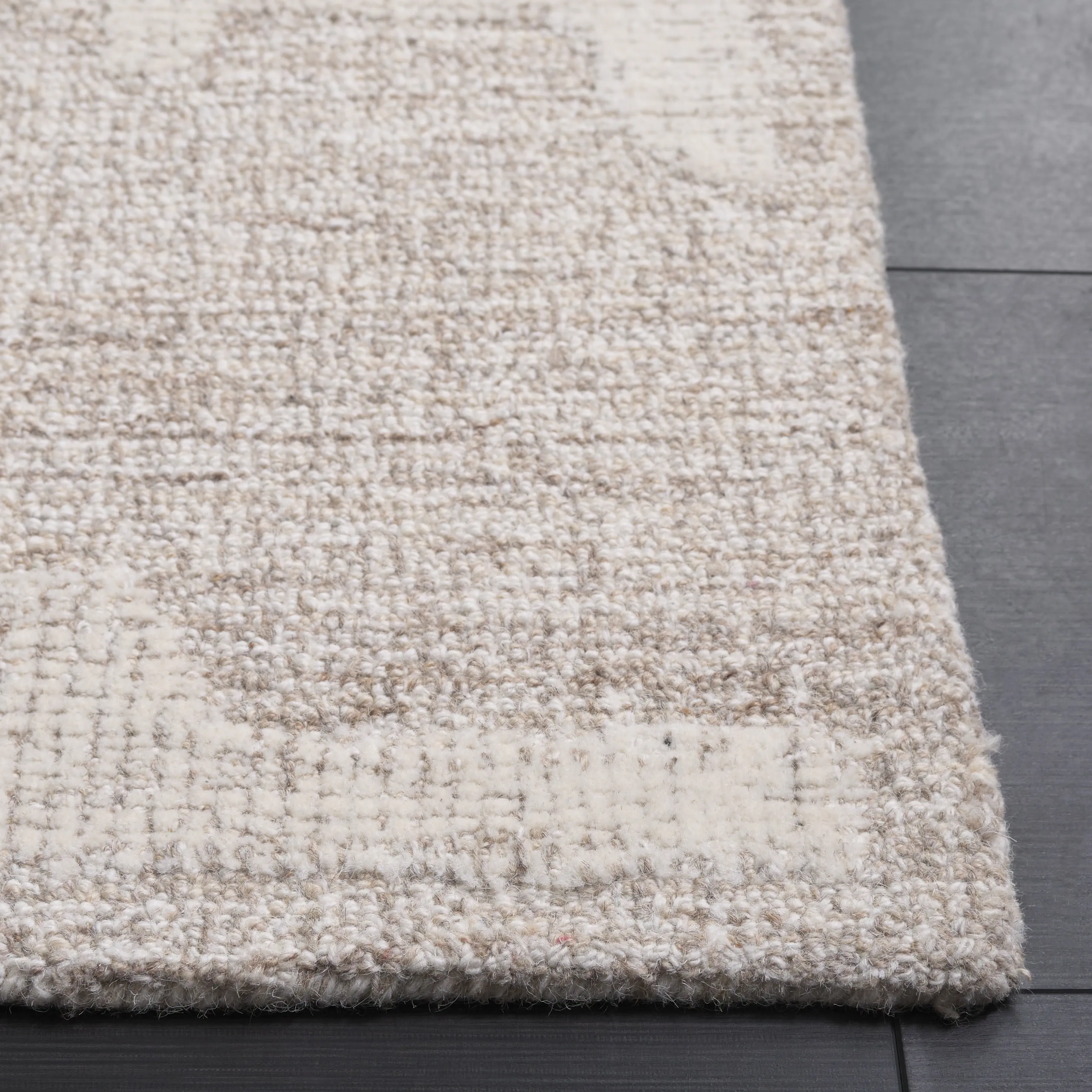 SAFAVIEH Handmade Abstract Bjargey Contemporary Wool Rug