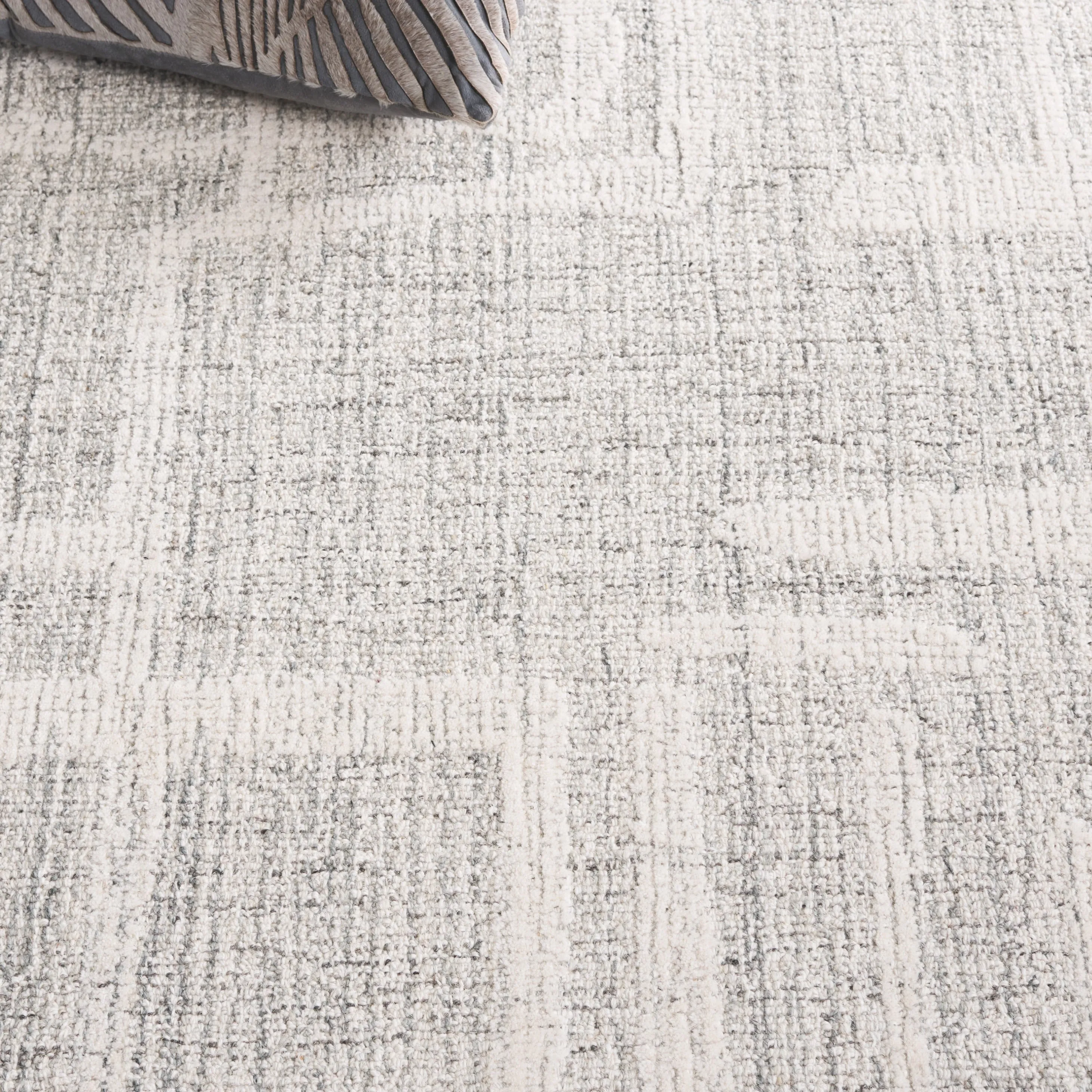 SAFAVIEH Handmade Abstract Bjargey Contemporary Wool Rug