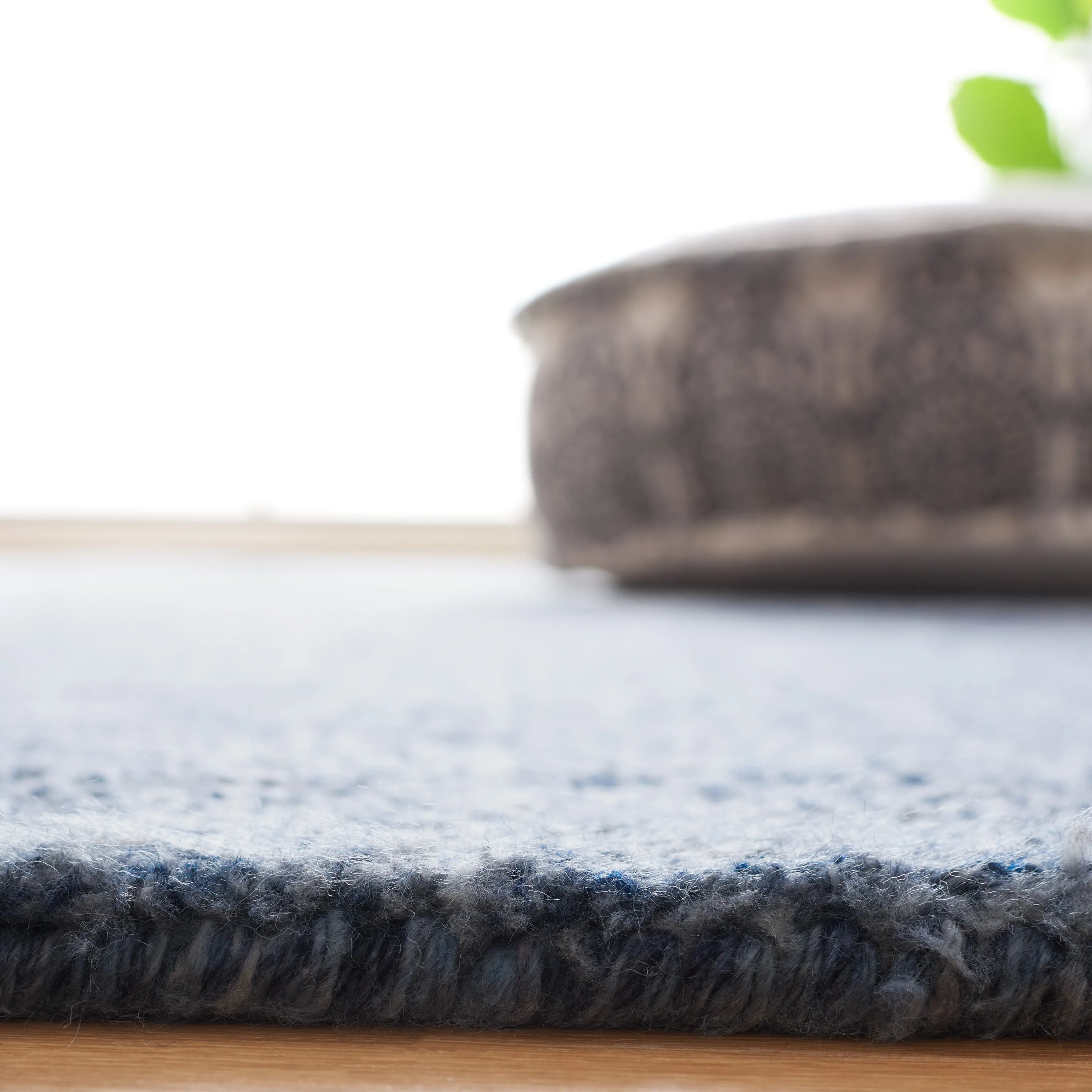 SAFAVIEH Handmade Abstract Cliff Rug
