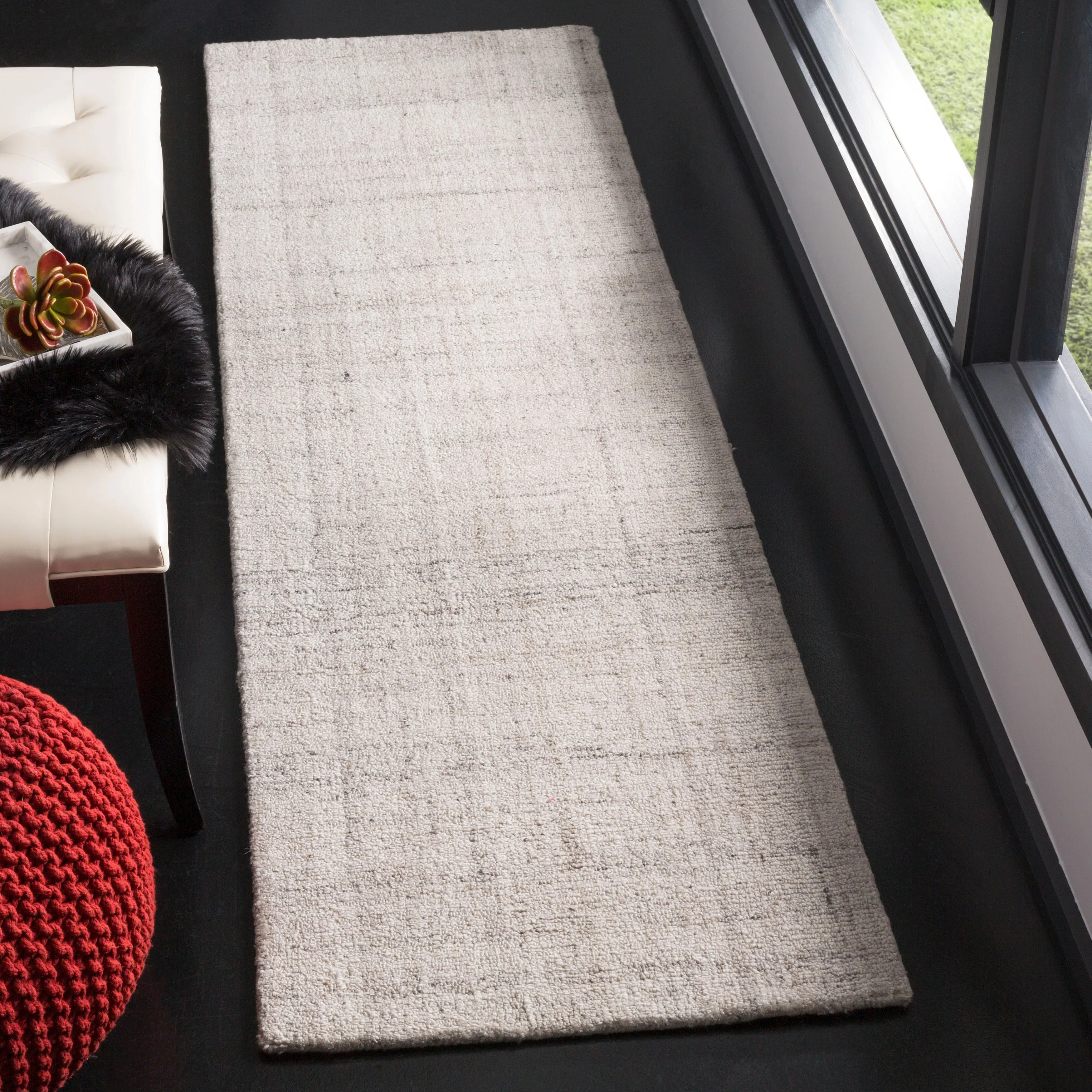 SAFAVIEH Handmade Abstract Coraly Modern Viscose Rug
