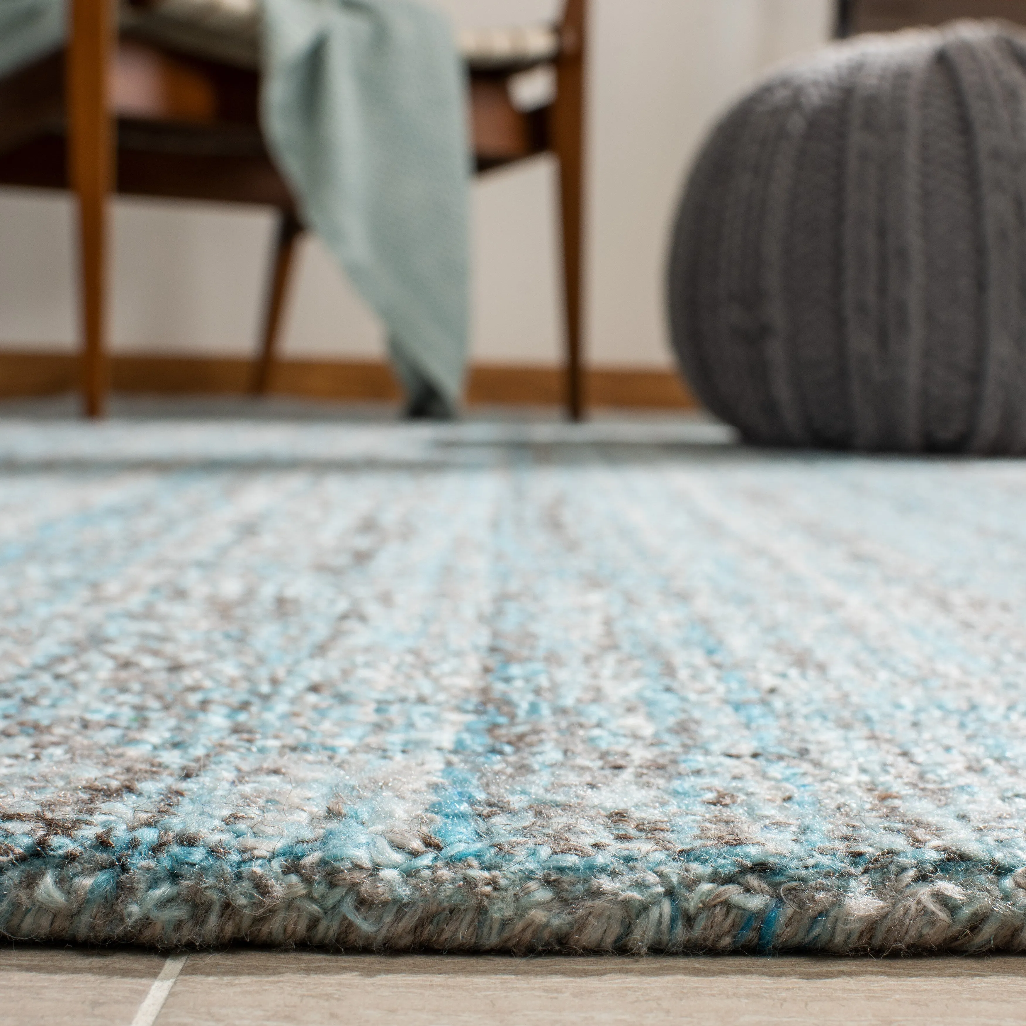 SAFAVIEH Handmade Abstract Coraly Modern Viscose Rug