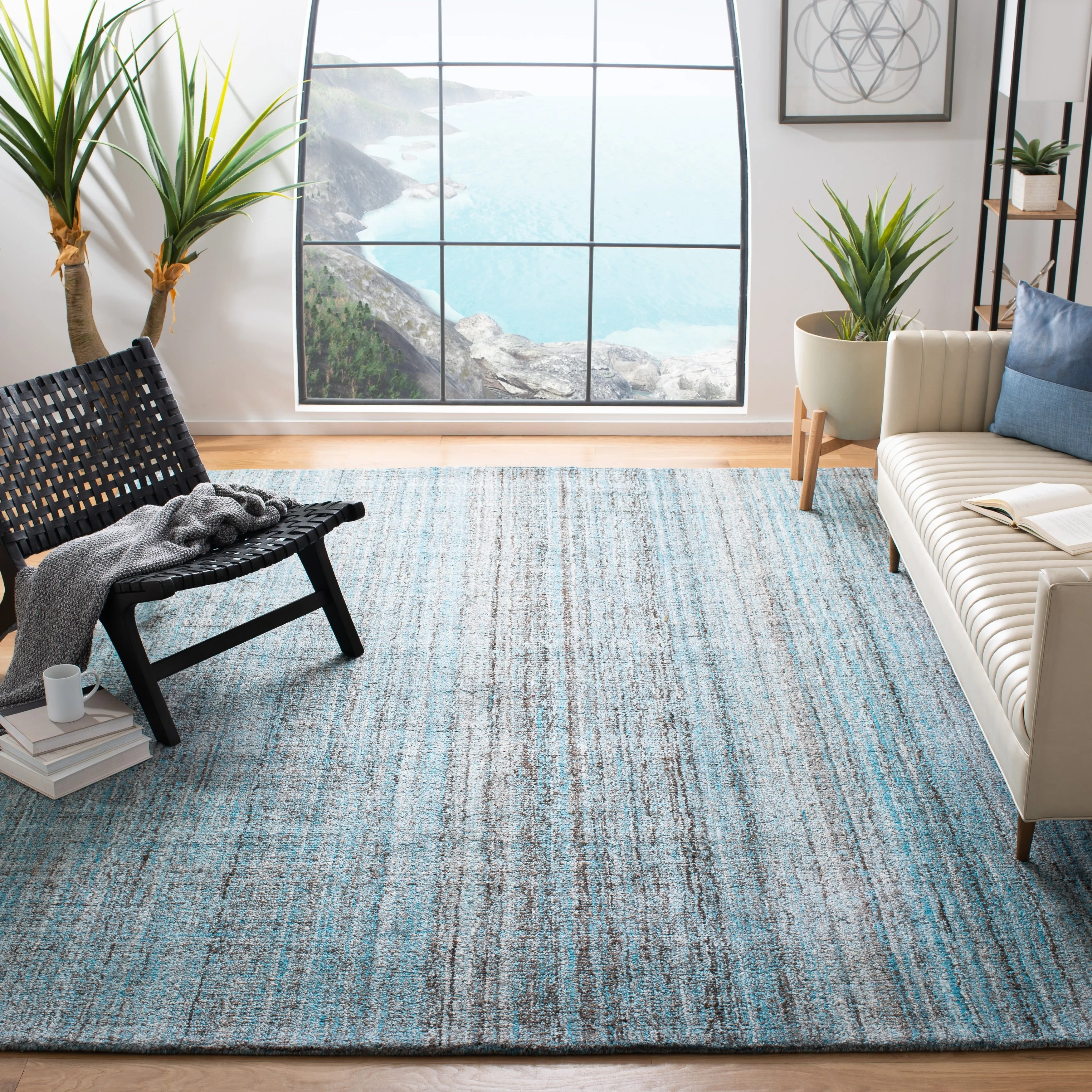 SAFAVIEH Handmade Abstract Coraly Modern Viscose Rug