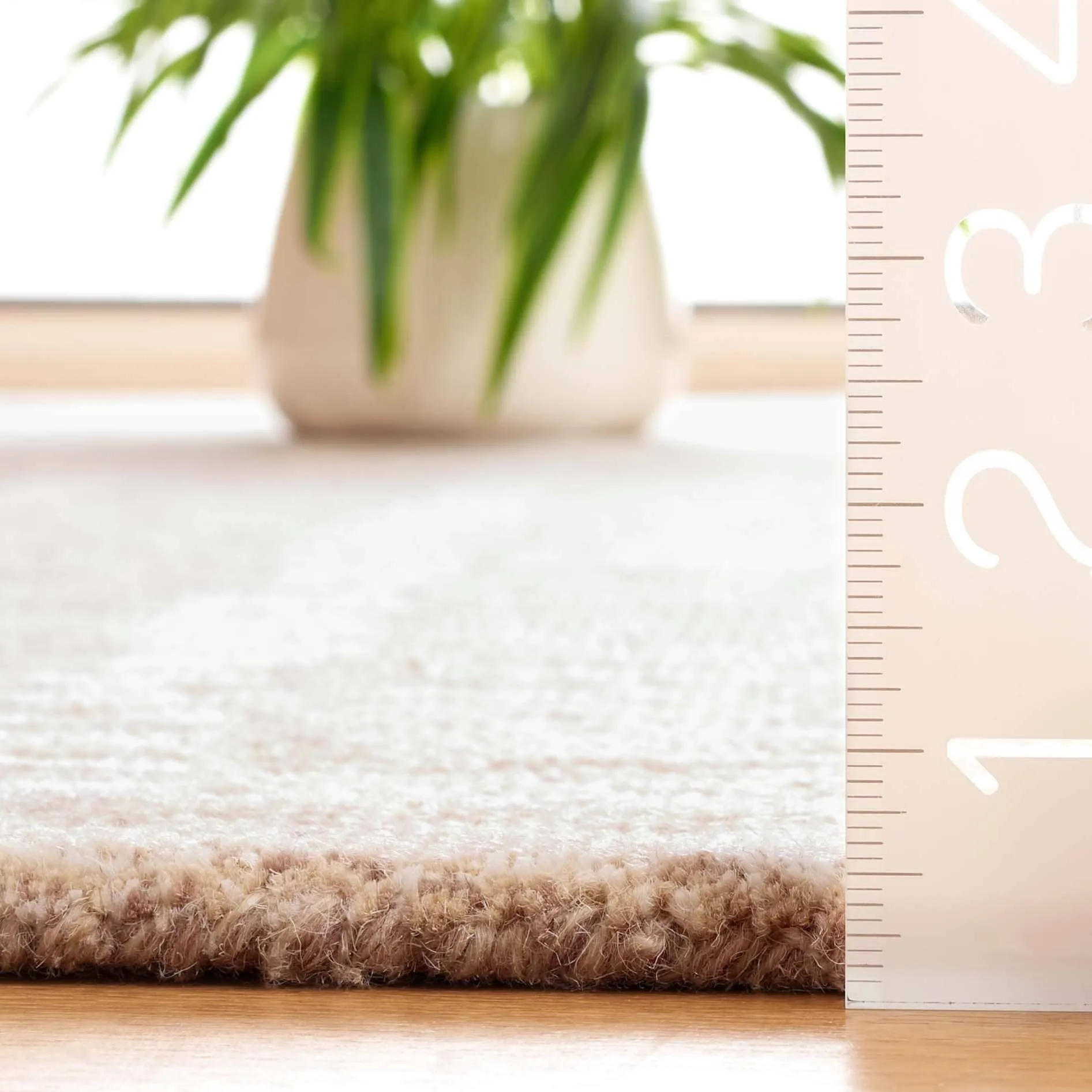 SAFAVIEH Handmade Abstract Efterpi Contemporary Wool Rug