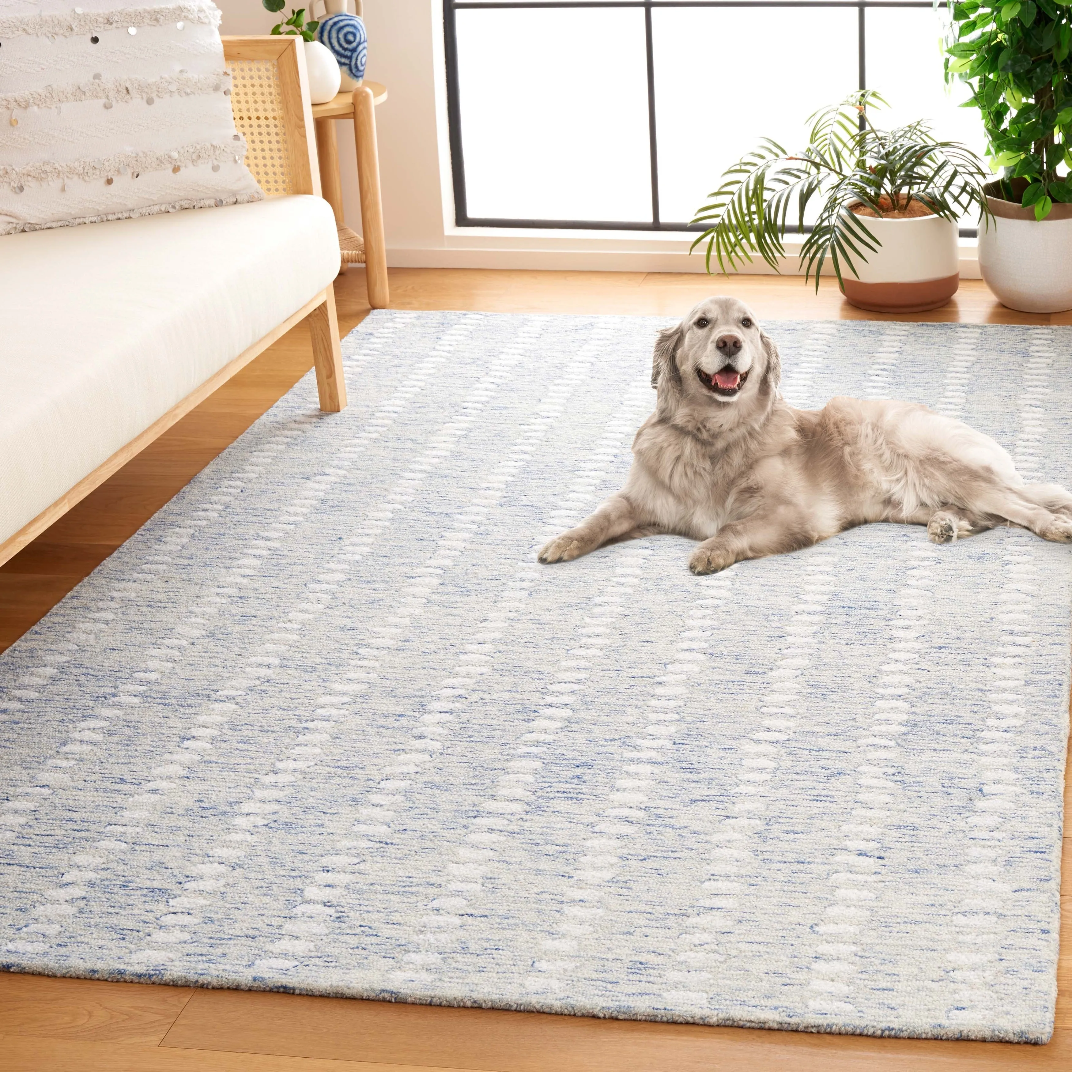 SAFAVIEH Handmade Abstract Efterpi Contemporary Wool Rug