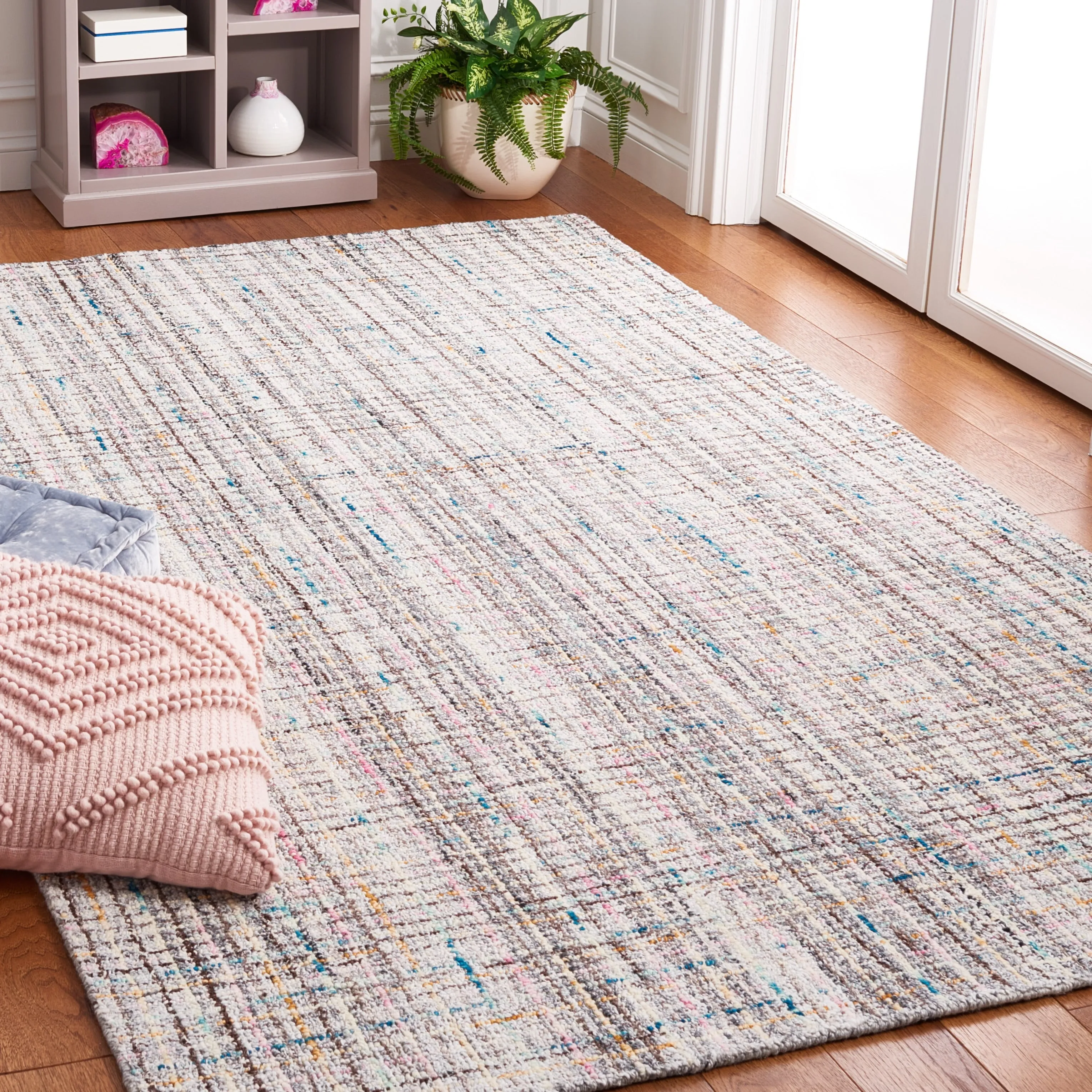 SAFAVIEH Handmade Abstract Fifa Modern Wool Rug