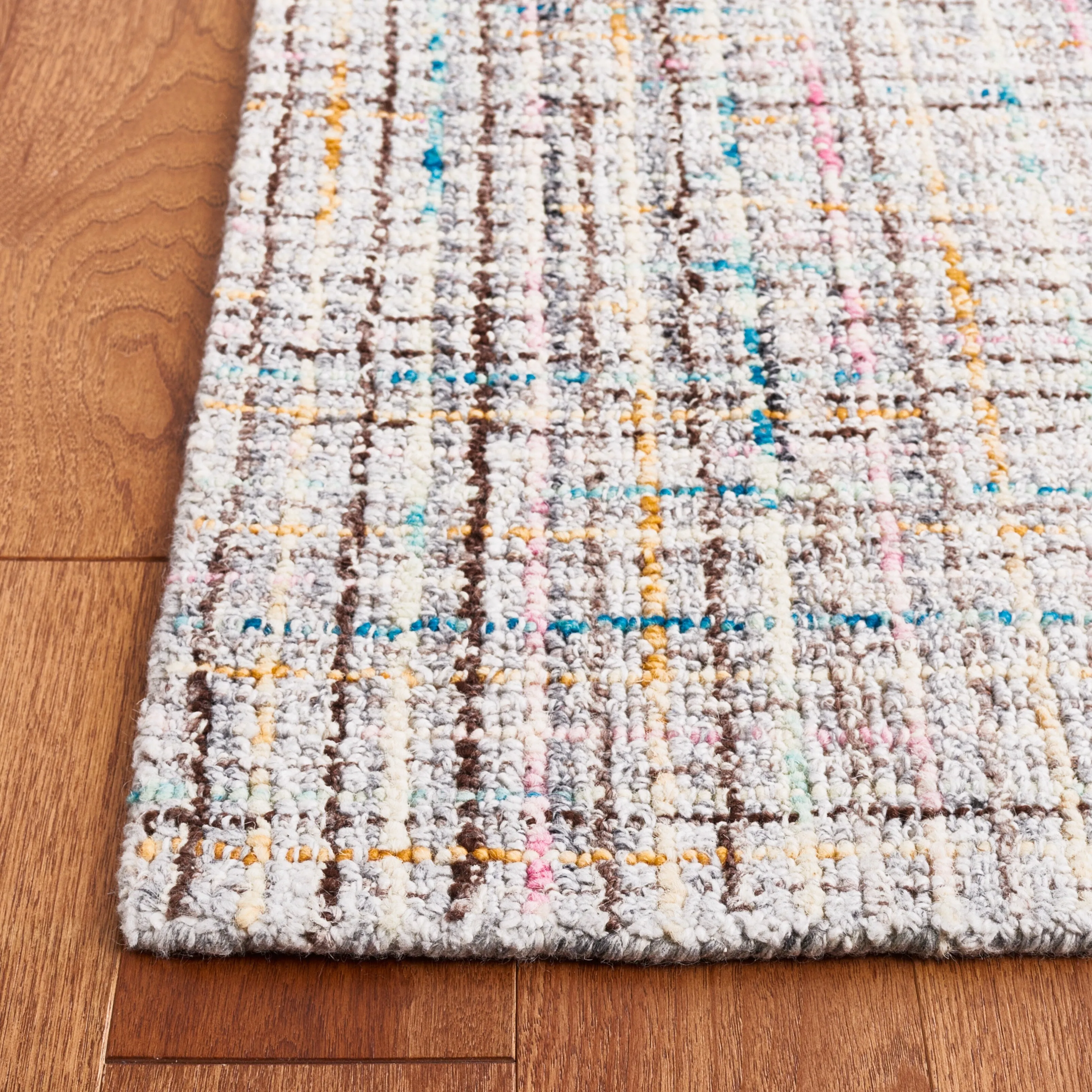 SAFAVIEH Handmade Abstract Fifa Modern Wool Rug