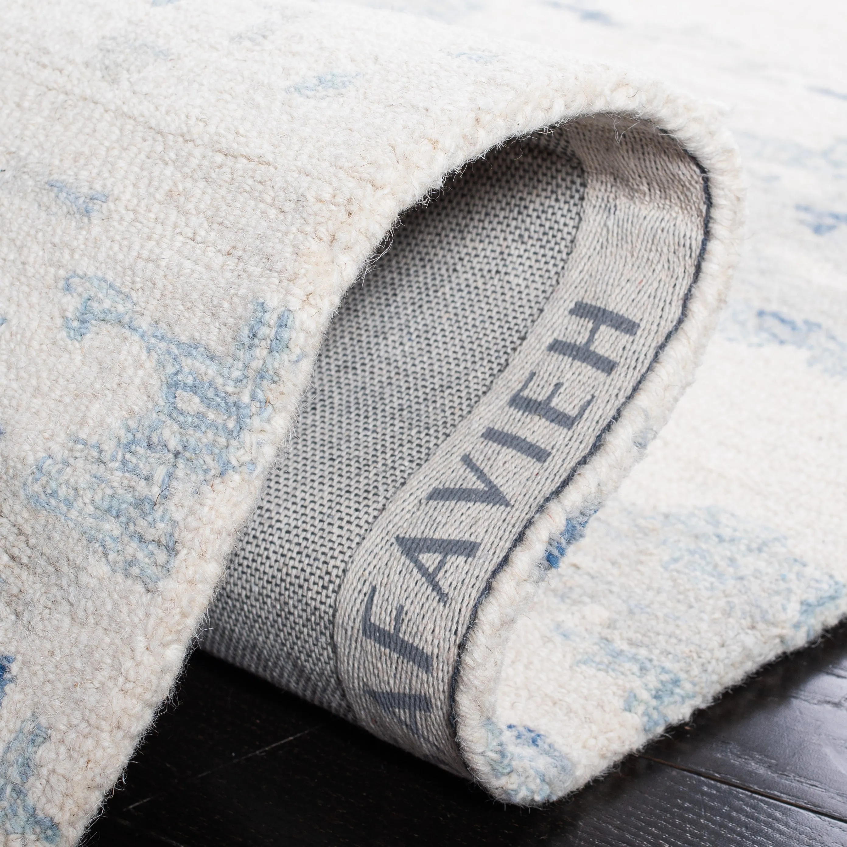 SAFAVIEH Handmade Abstract Kotoko Contemporary Wool Rug
