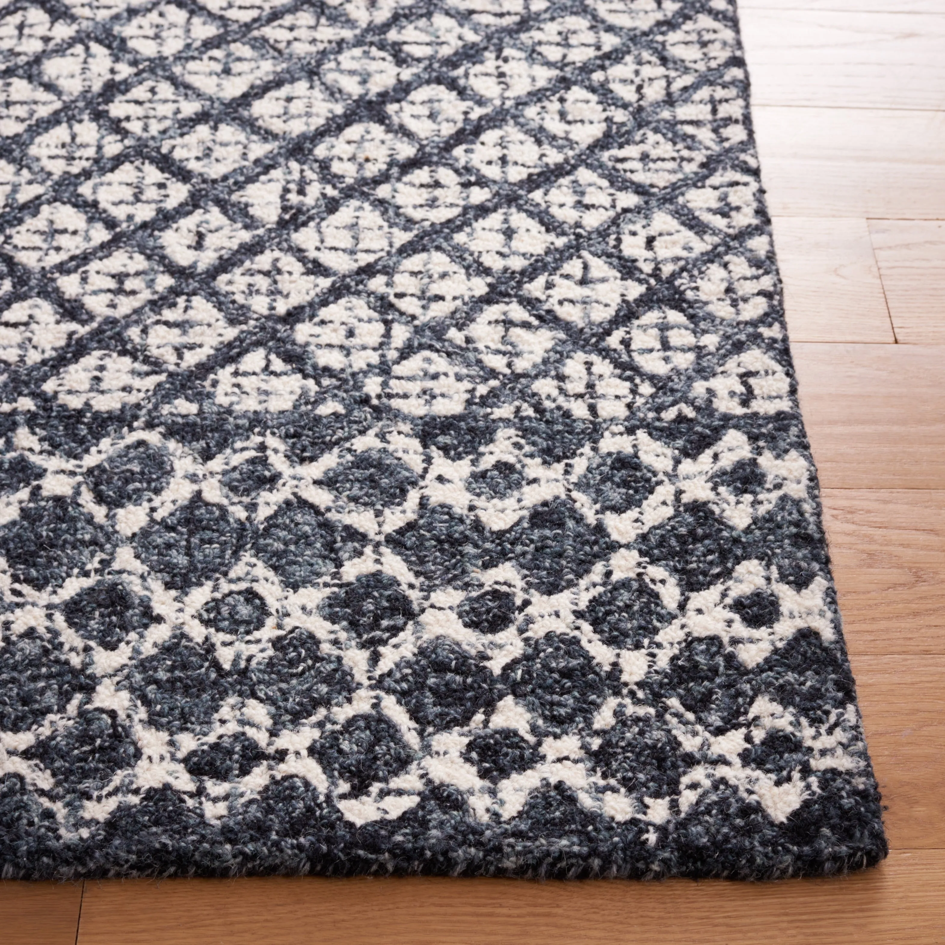 SAFAVIEH Handmade Abstract Suhad Modern Wool Rug