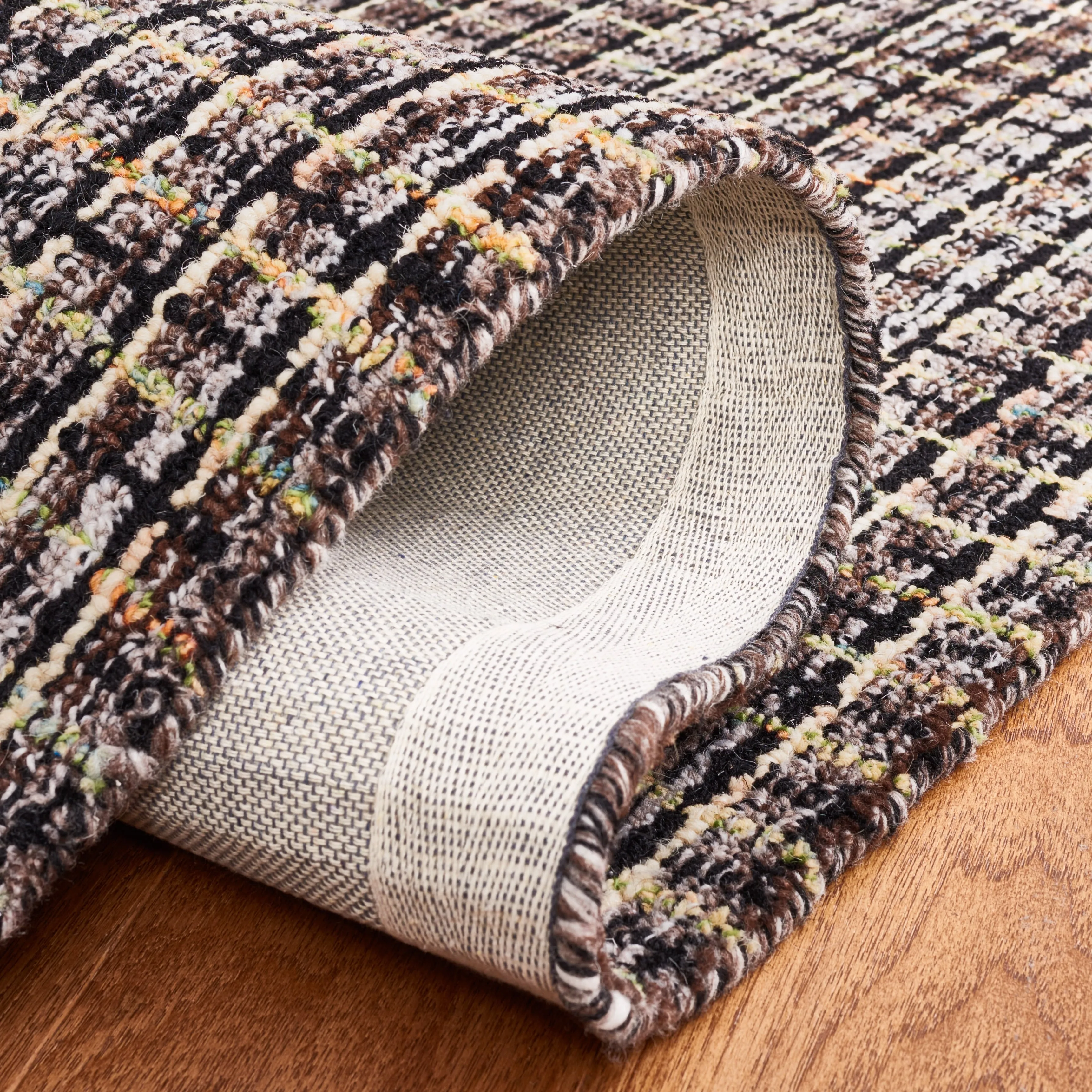 SAFAVIEH Handmade Abstract Vladanka Modern Wool Rug