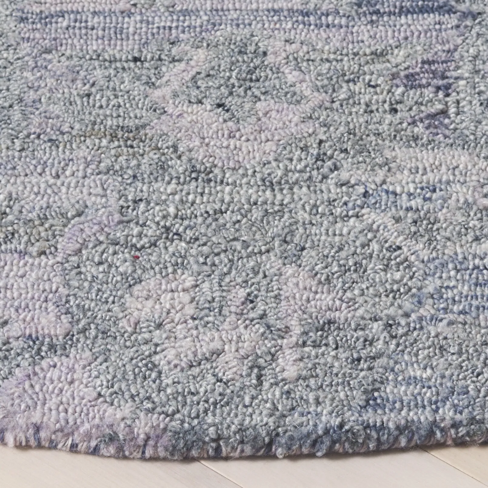 SAFAVIEH Handmade Anatolia Liilia Rug