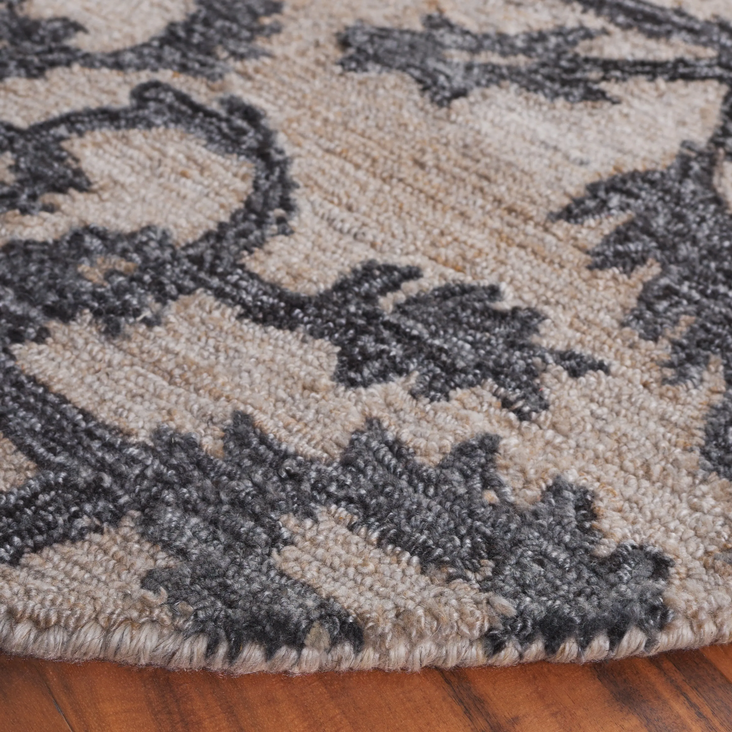SAFAVIEH Handmade Anatolia Liilia Rug